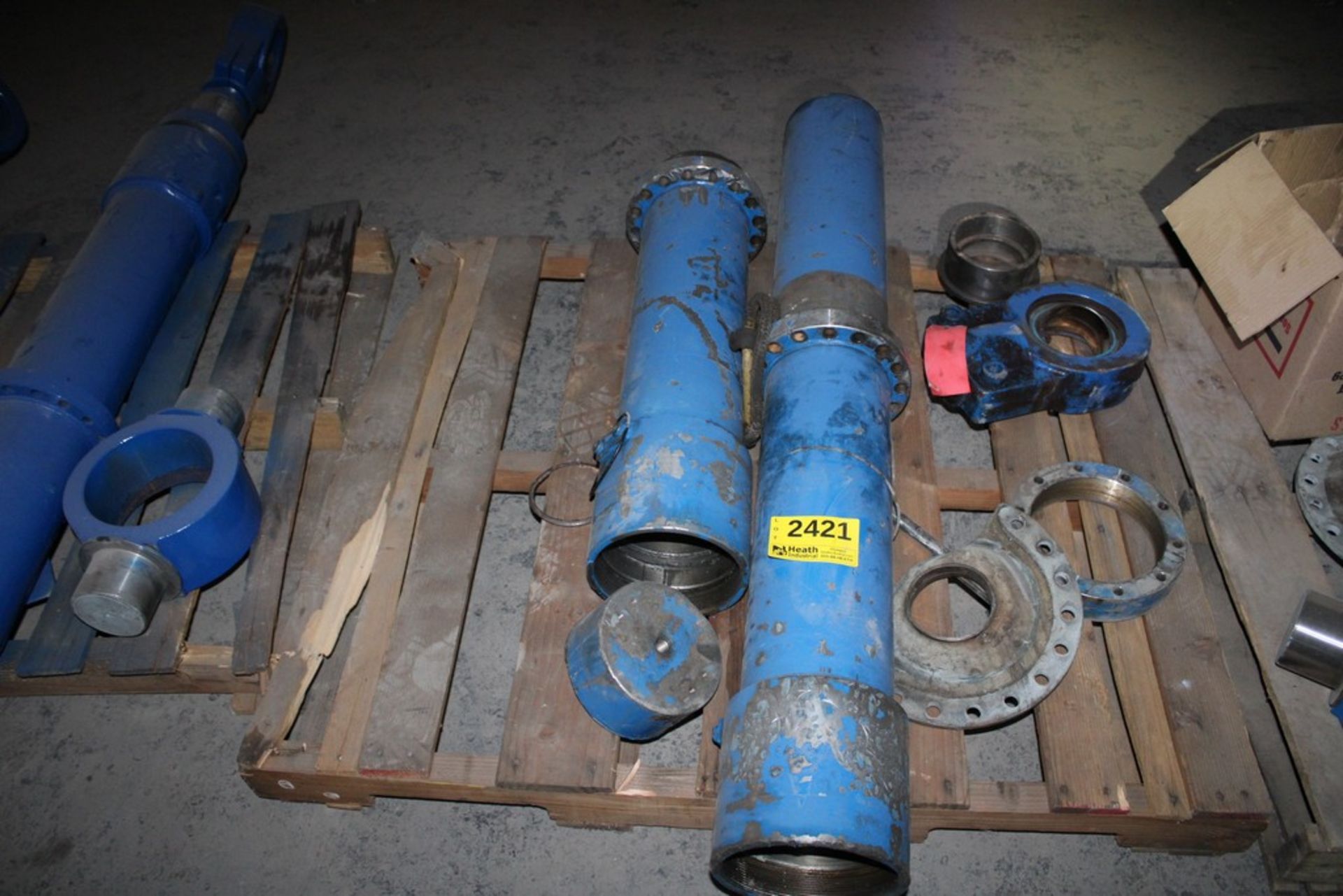 (2) ASSORTED STEEL CYLINDERS & PARTS ON SKID
