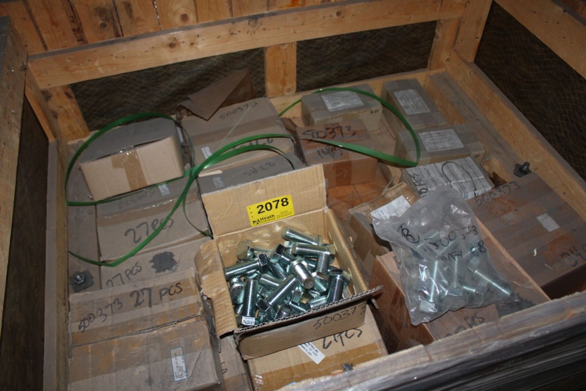 LARGE QUANTITY OF BOLTS