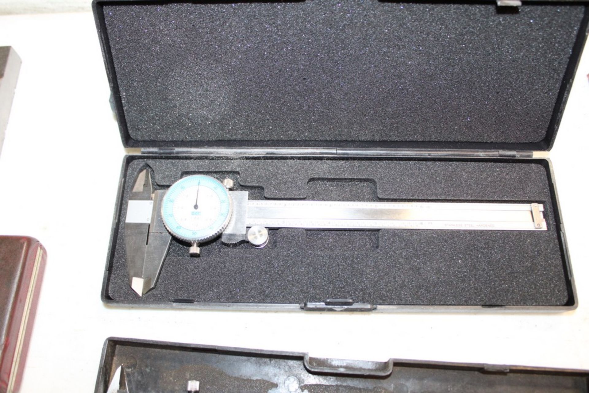 6" DIAL CALIPER IN CASE