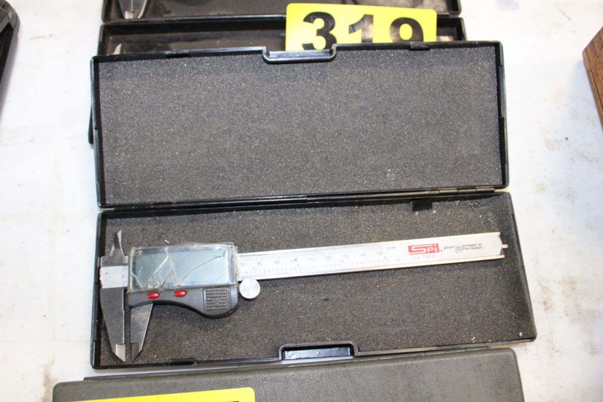 SPI 6' DIGITAL CALIPER IN CASE