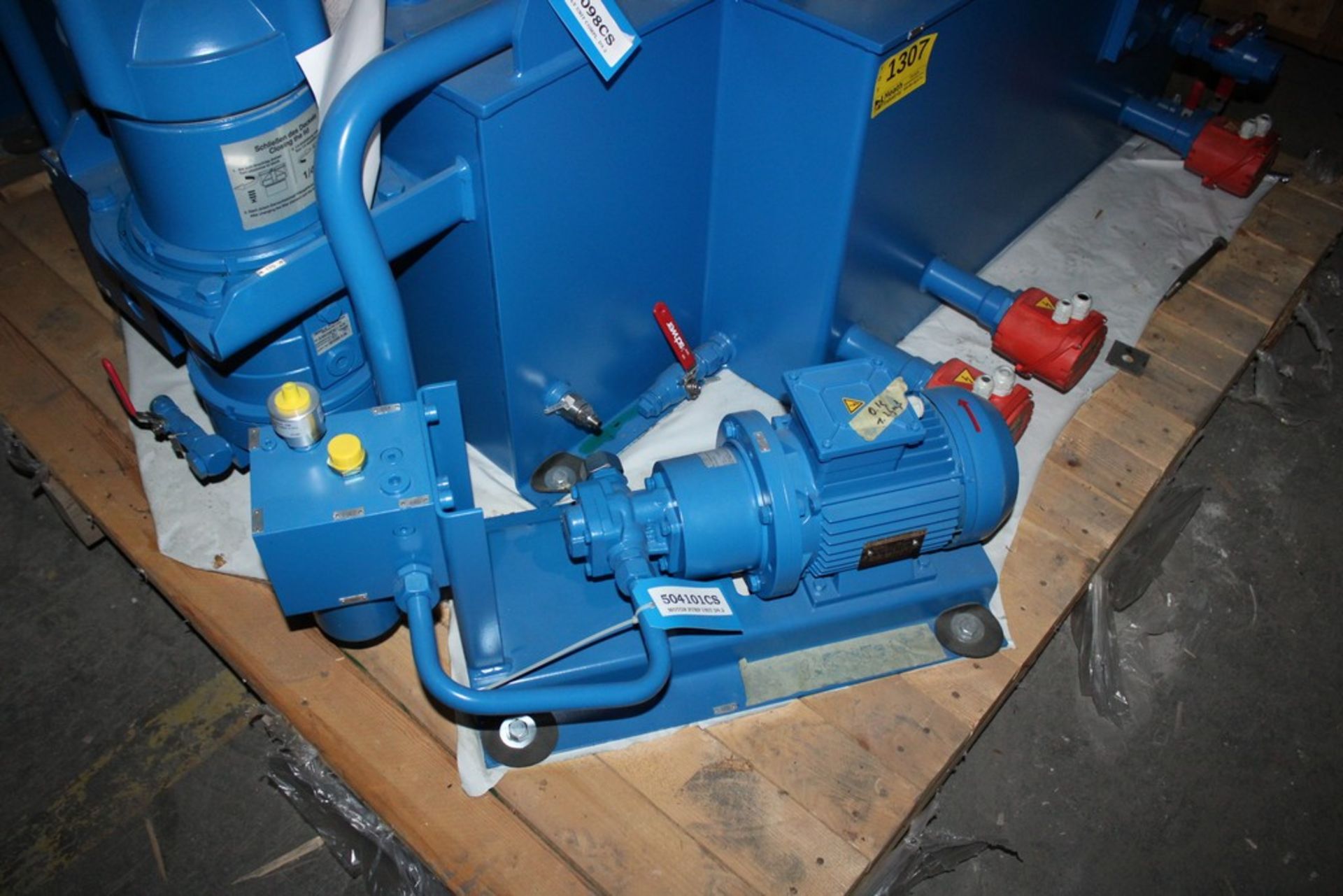 HYDAC OIL SUPPLY UNIT / OIL CIRCUIT WINDRIVE WITH ALL RELATED PUMPS & MOTORS - Image 2 of 6