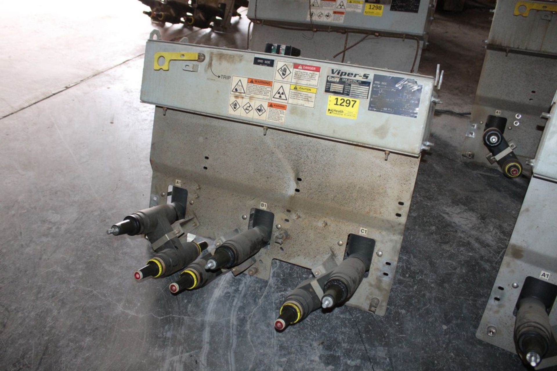 G & W VIPER-S CAT NO. V-VIP378ER-125 15.5 KV, 800 AMP, 3-PHASE RECLOSER