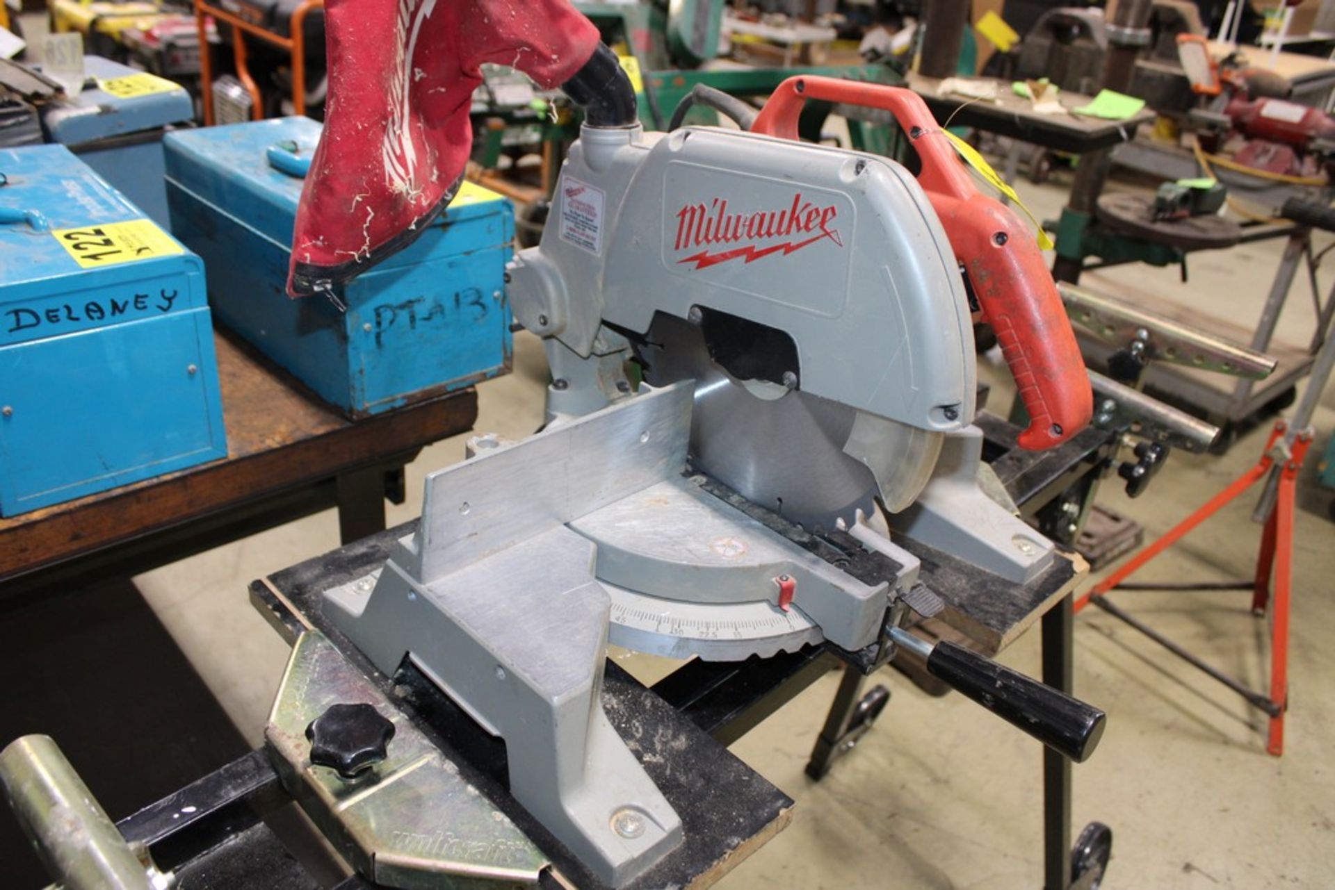 MILWAUKEE 10" MAGNUM MITRE SAW W/ PORTABLE MITRE SAW STAND - Image 2 of 4