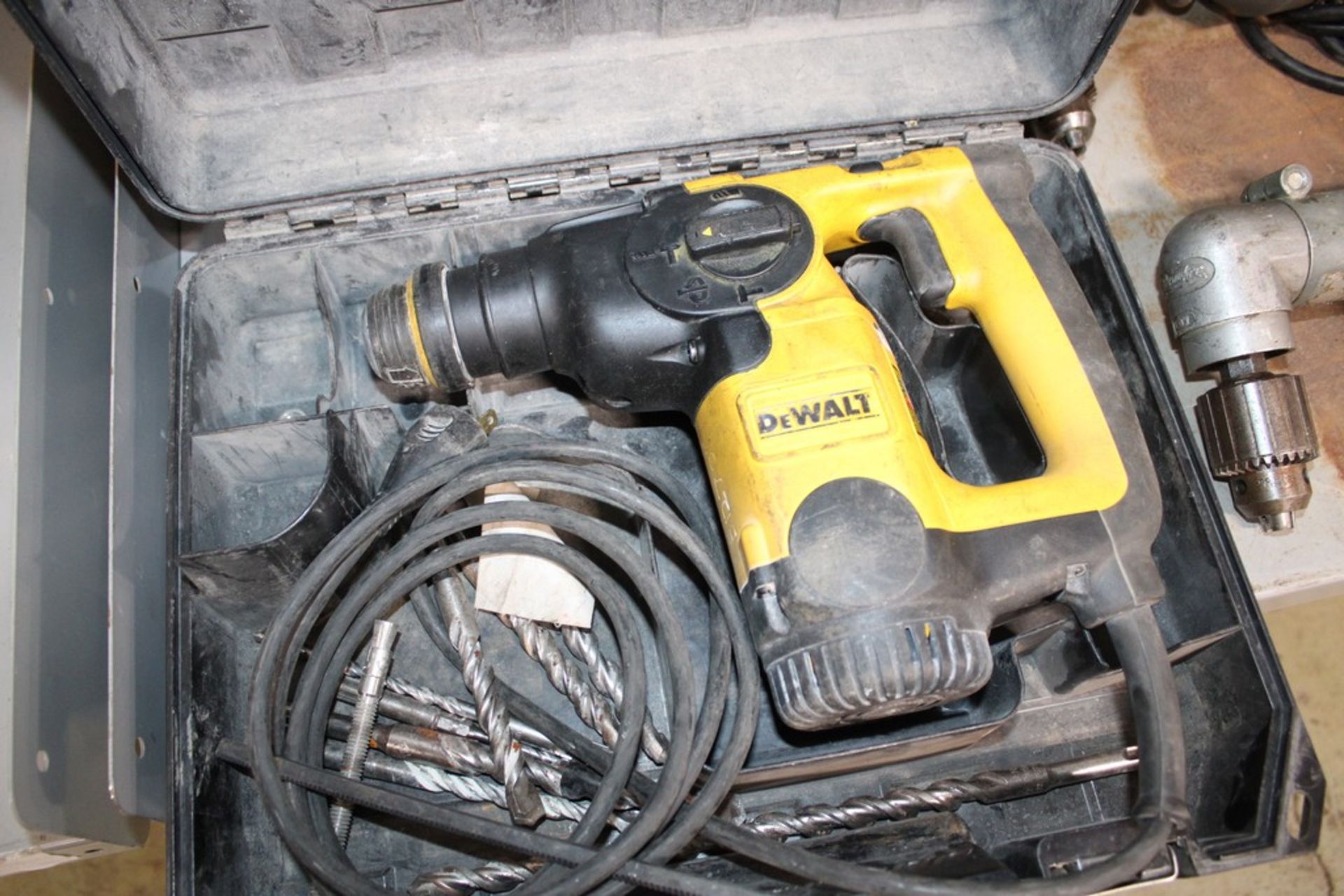 DEWALT MODEL D25313 L-SHAPE 3 MODE SDS ROTARY HAMMER