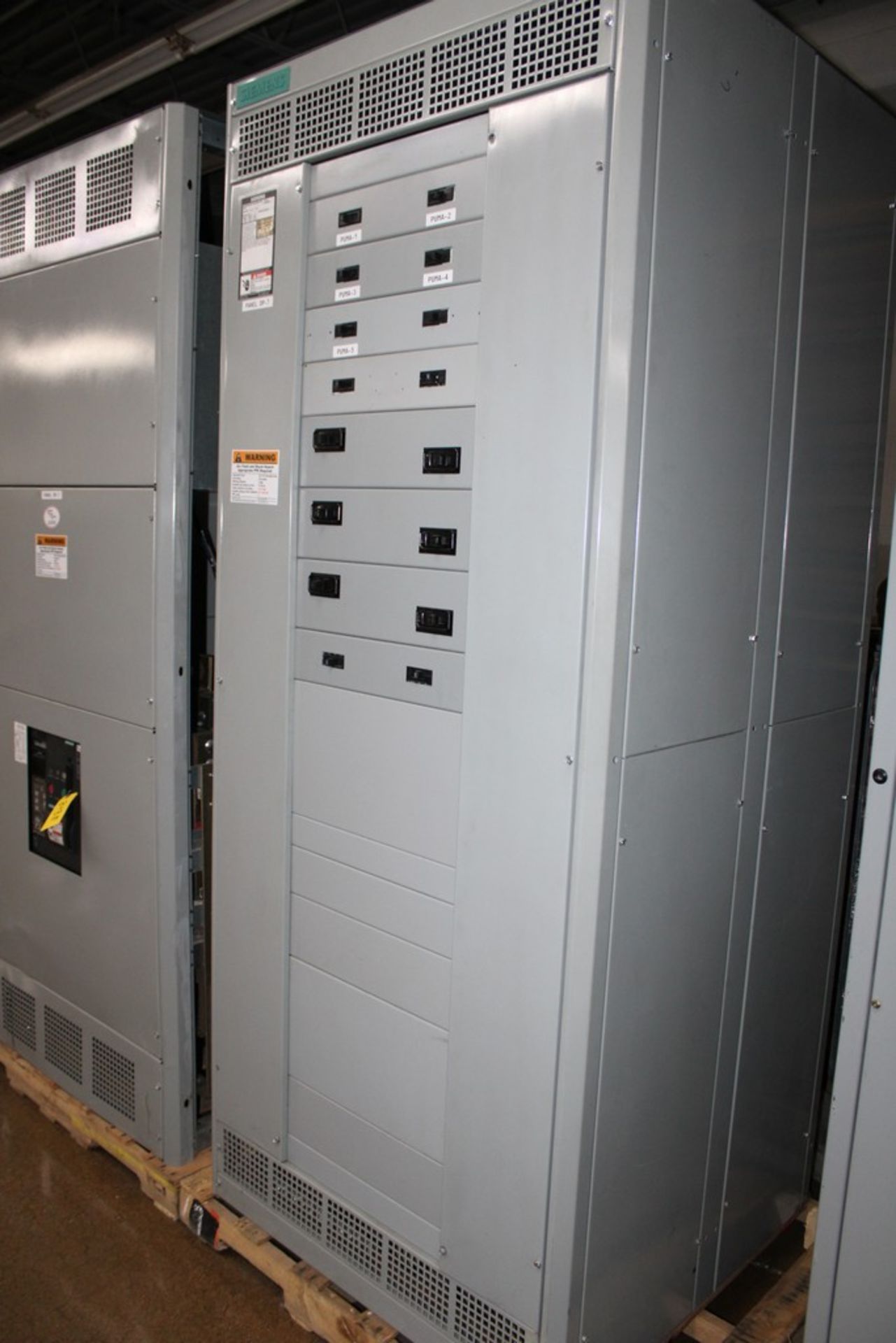 SIEMENS SWITCHBOARD CAT NO. SB3REV.A ENCLOSURE, SUPPLY MAINS-1600A, SUPPLY NEUTRAL-1600A, A, 30" X - Image 4 of 10