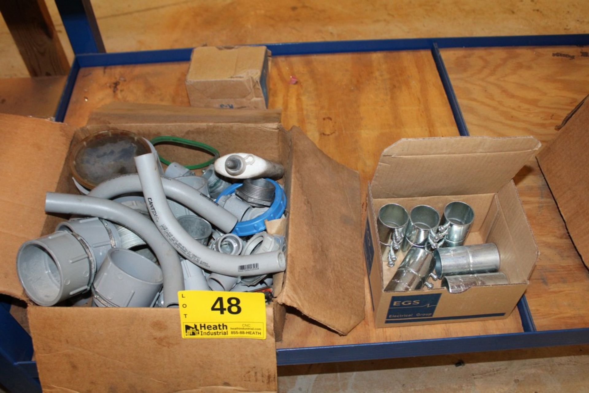 ASSORTED CONDUIT CONNECTORS AND ELBOWS IN TWO BOXES