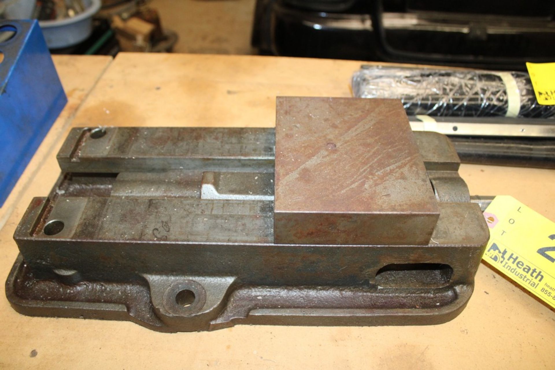 KURT MODEL D676 6" MILL VISE, MISSING FRONT JAW