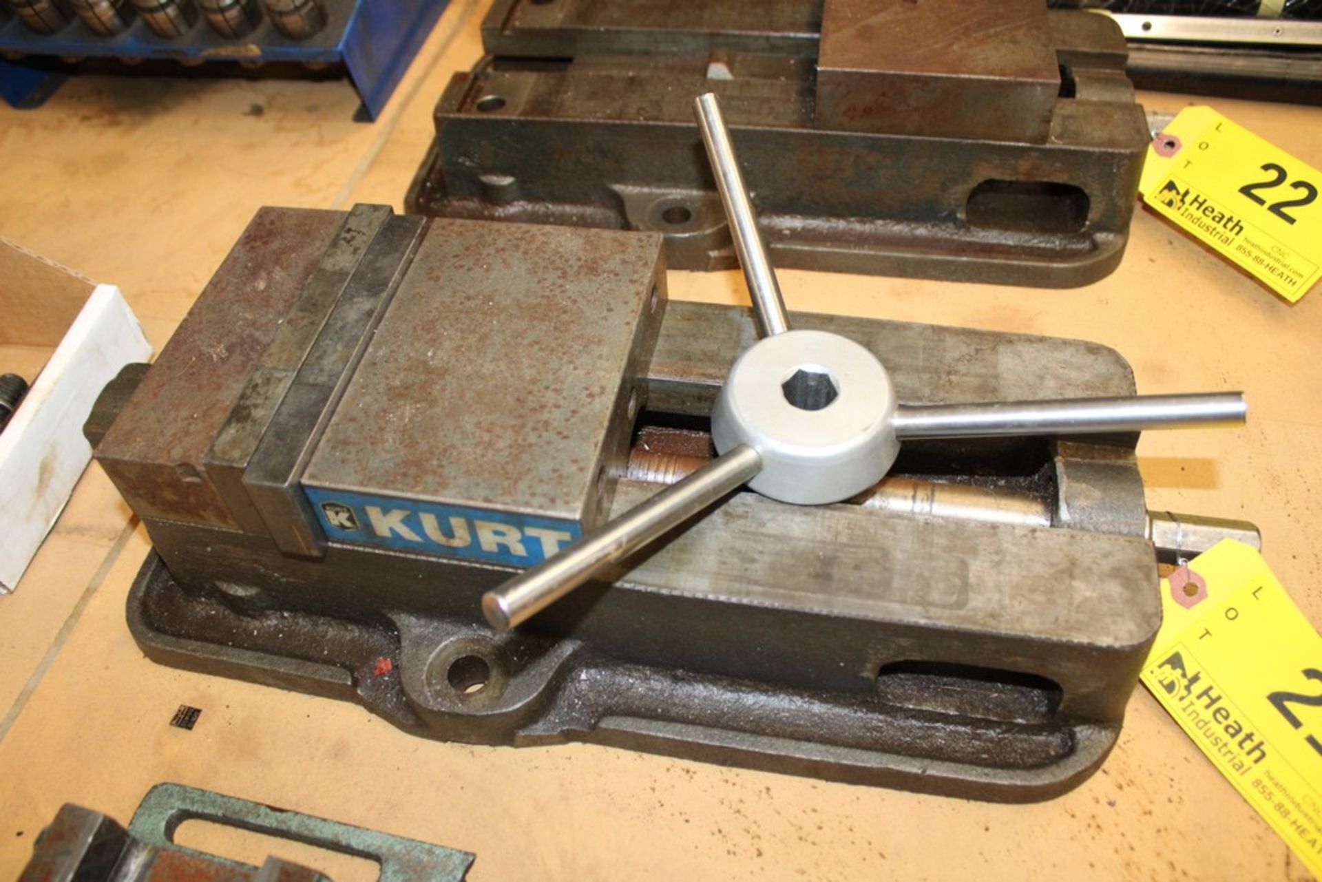 KURT MODEL D676 6" MILL VISE,