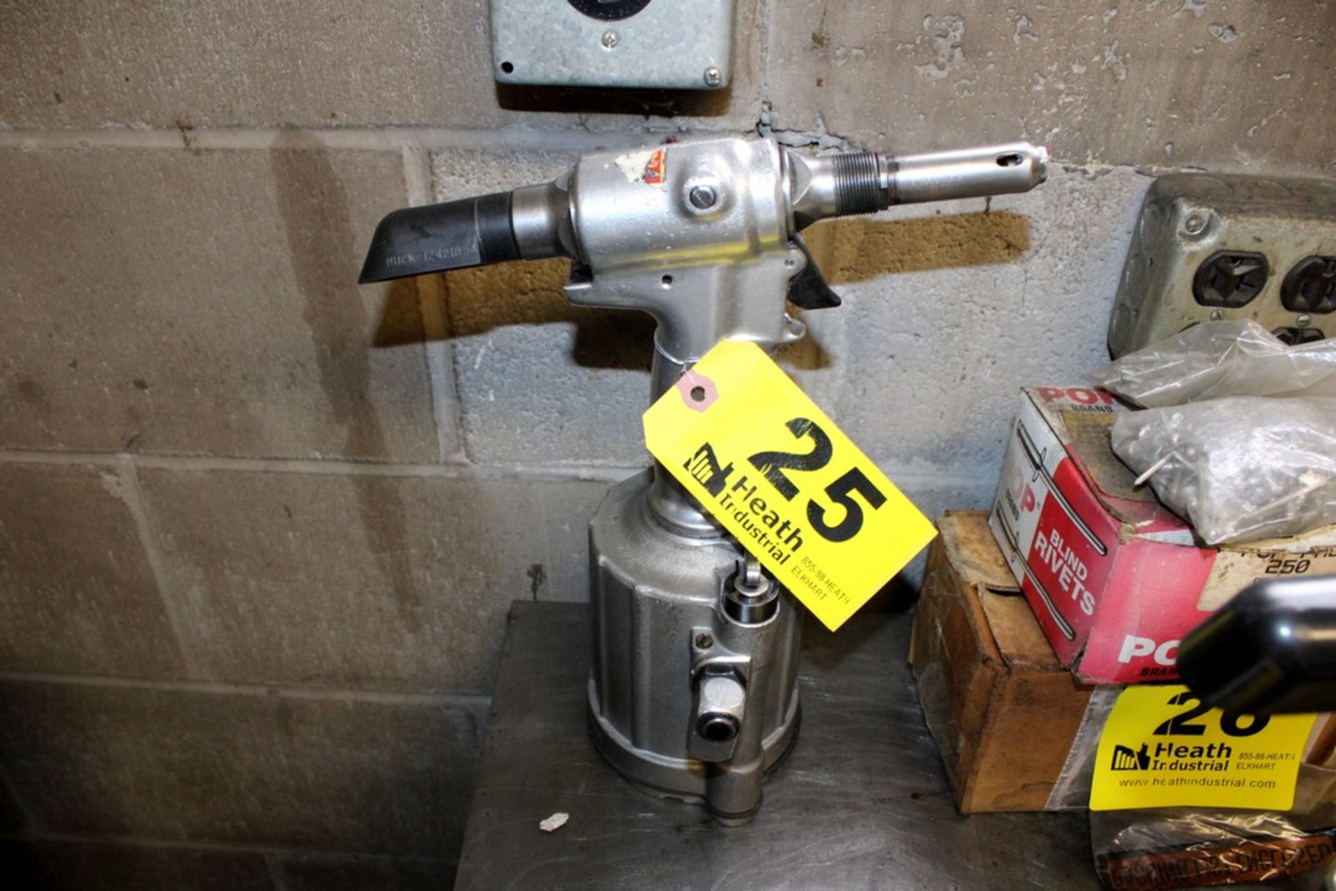 Huck Model 2025 Pneumatic Pop Riveter - Working Stroke .675" - Serial Number: NA