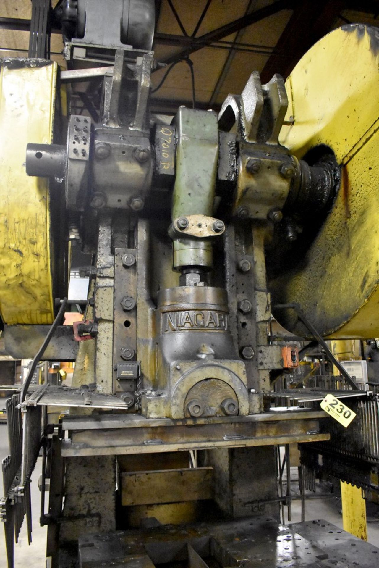 Niagara Model A5 1/2 Back Geared OBI Punch Press, 95 Ton - 8" Stroke - 42" x 29" Bed Area - 45 SPM - - Image 4 of 9