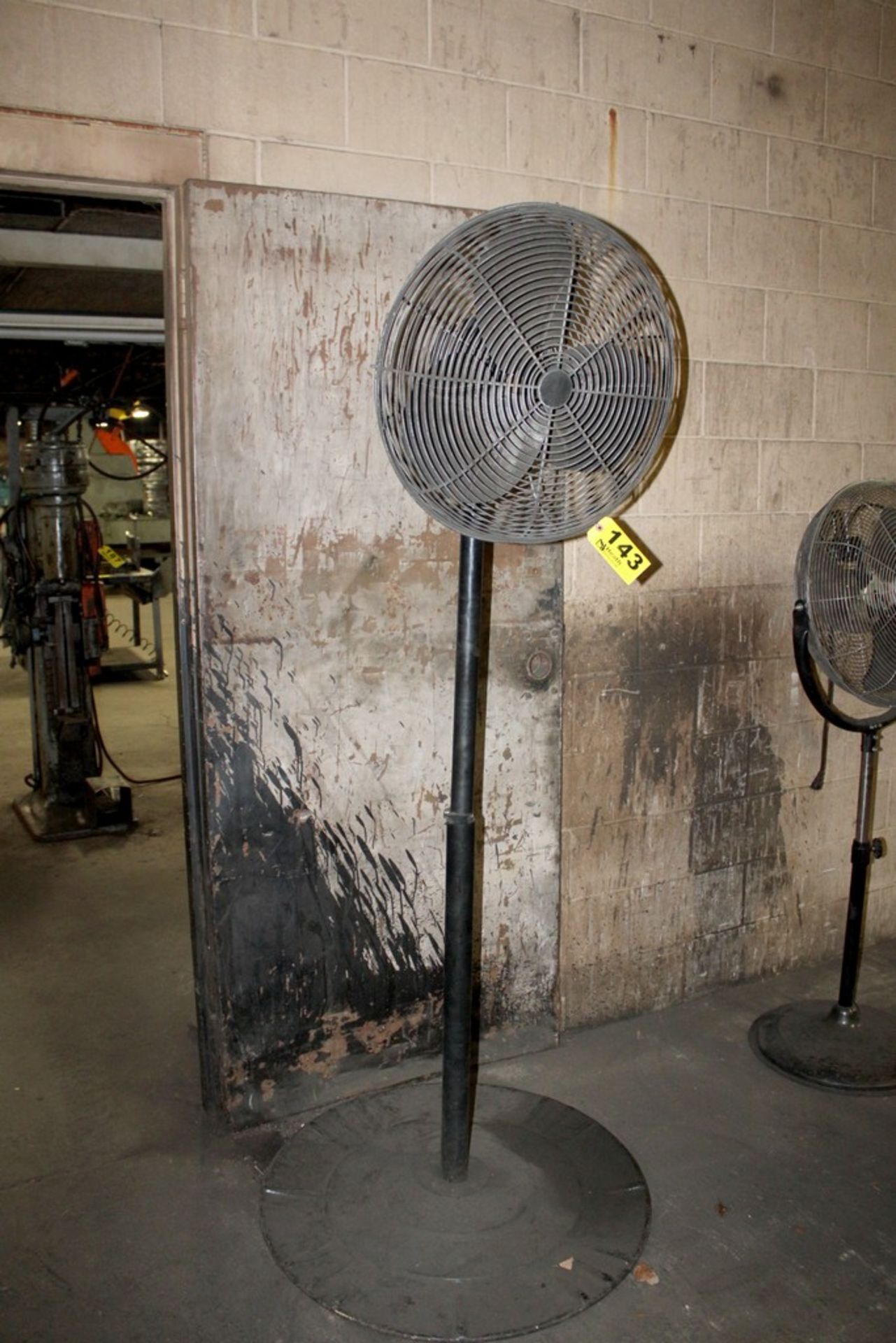 Dayton 22" Pedestal Fan - 110V