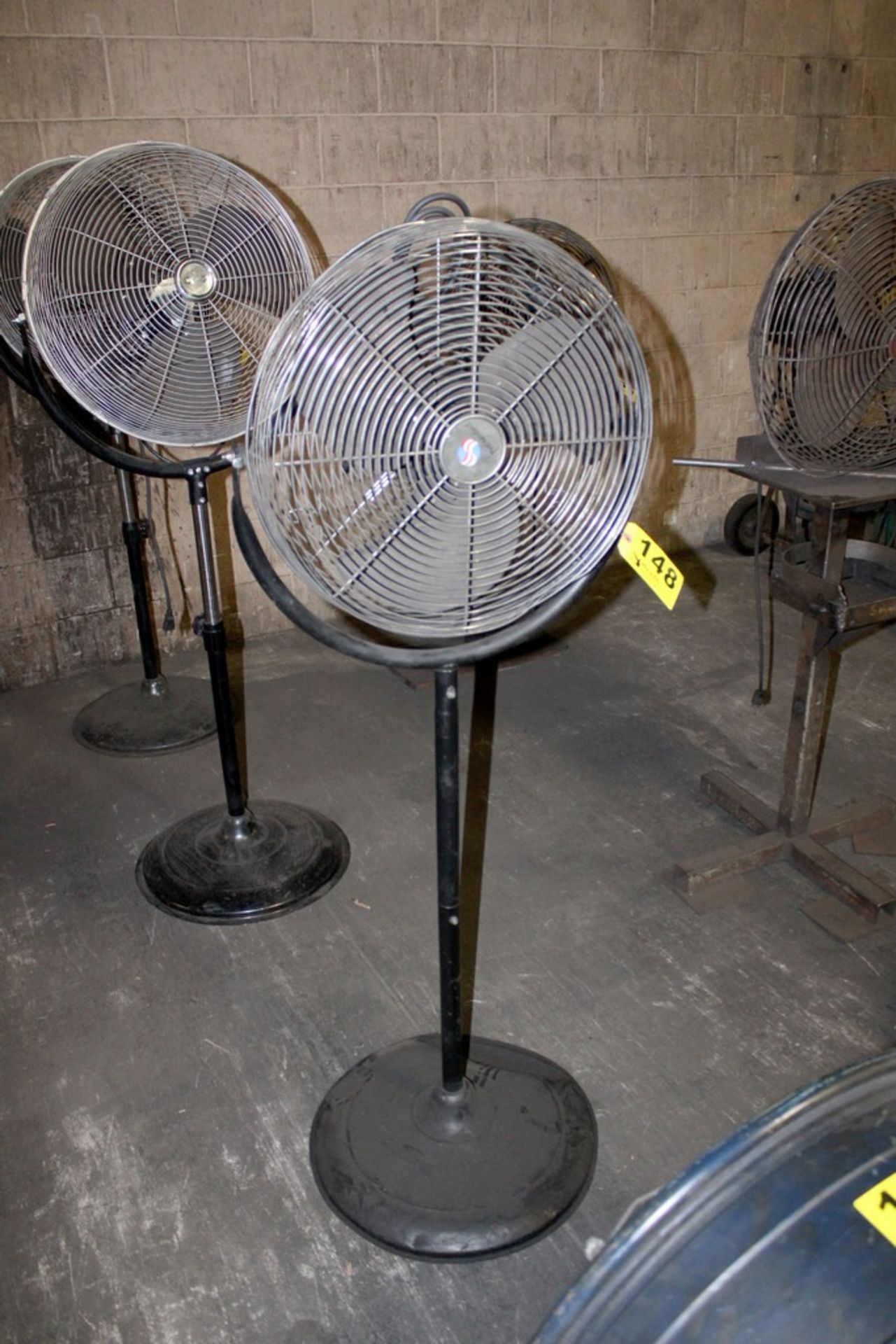 Pro Standard 20" Pedestal Fan - 110V