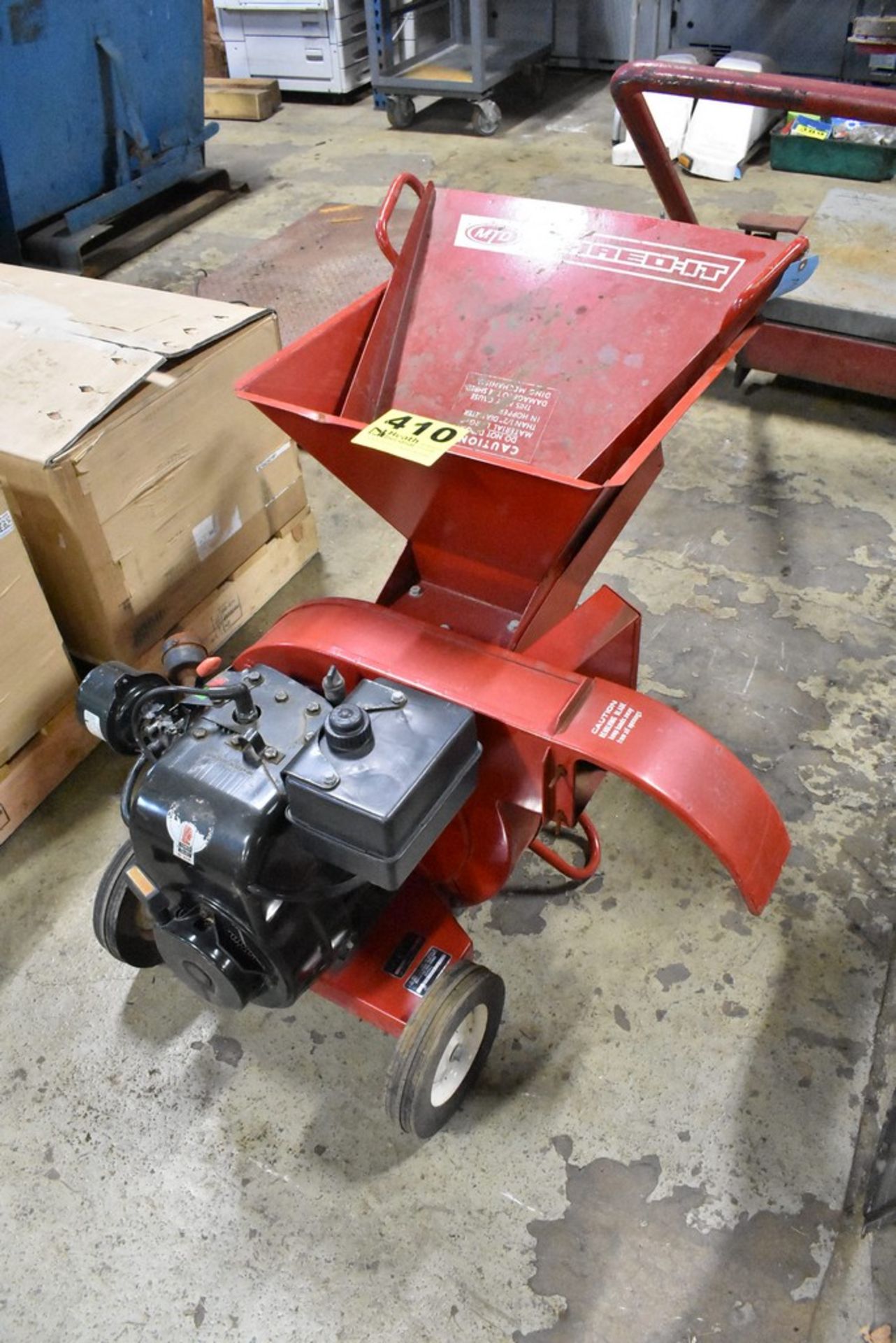 MTD 5HP SHRED-IT PORTABLE GAS POWERED CHIPPER / SHREDDER - Image 2 of 2