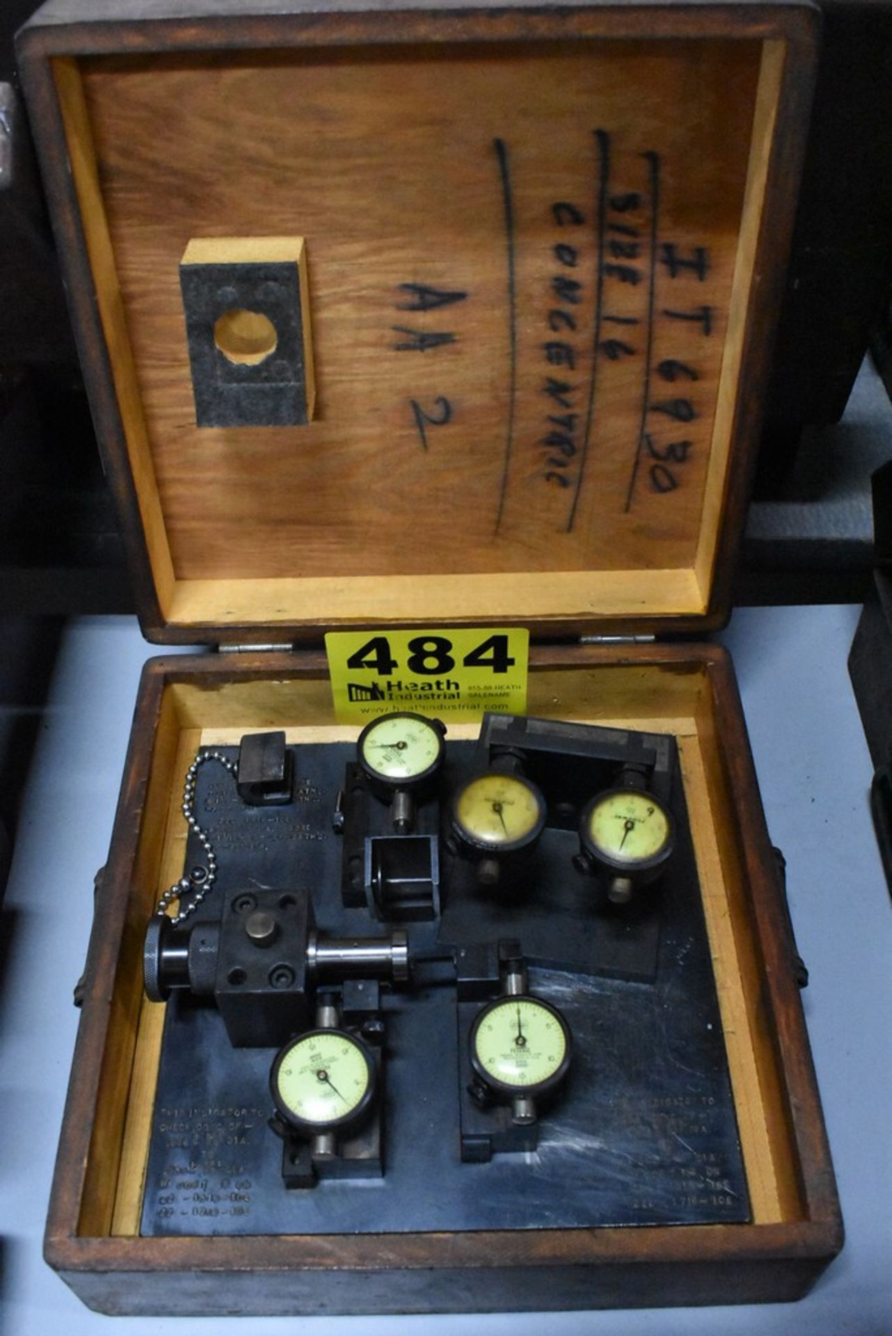 FEDERAL DIAL INDICATED TEST GAUGE W/ CASE