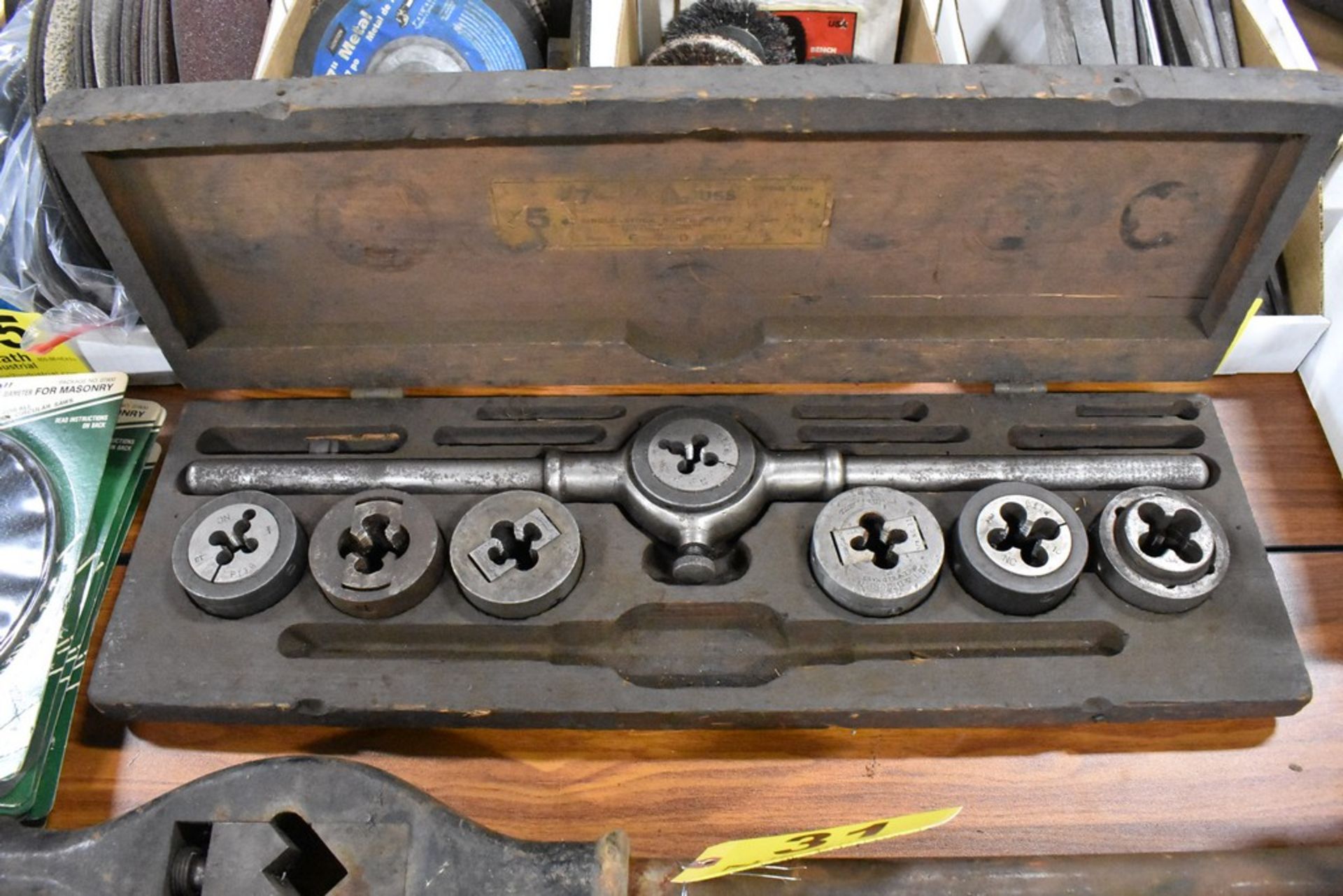 DIE STOCK WITH ASSORTED THREADING DIES WITH WOOD CASE