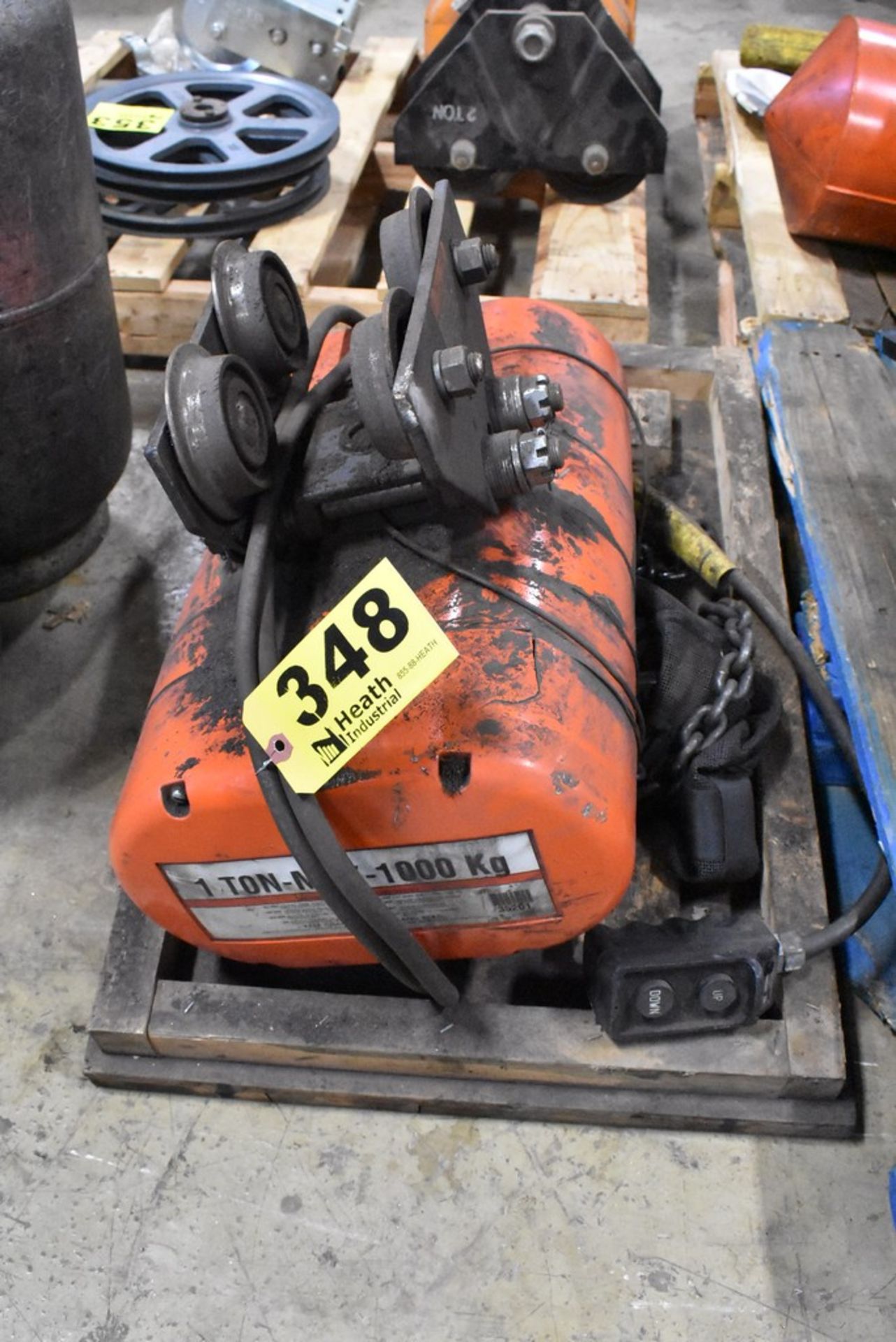 CM LOADSTAR 1 TON CHAIN HOIST W/ PENDANT CONTROL