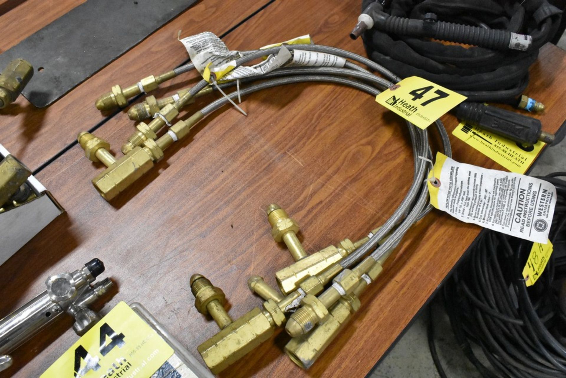 BRAIDED GAS LINES WITH BRASS FITTINGS