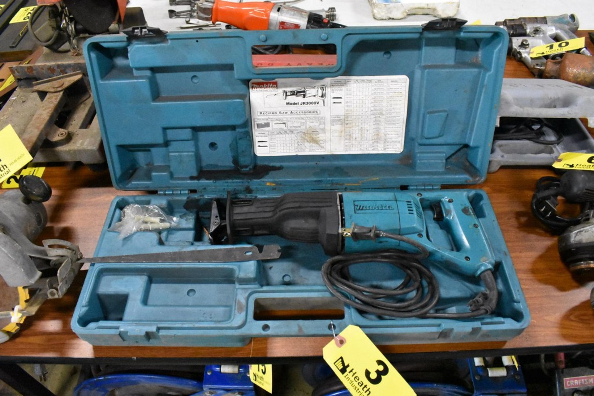 MAKTIA MODEL JR3000V RECIPROCATING SAW WITH CASE