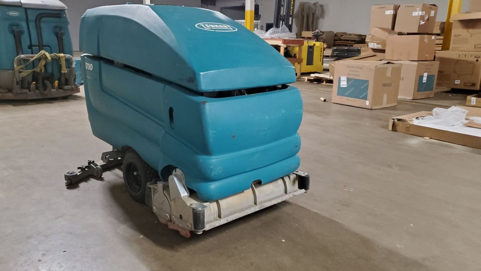 TENNANT MODEL 5700 PUSH TYPE ELECTRIC FLOOR SCRUBBER, S/N 5700-10856851, 188 HOURS ON METER - Image 9 of 11