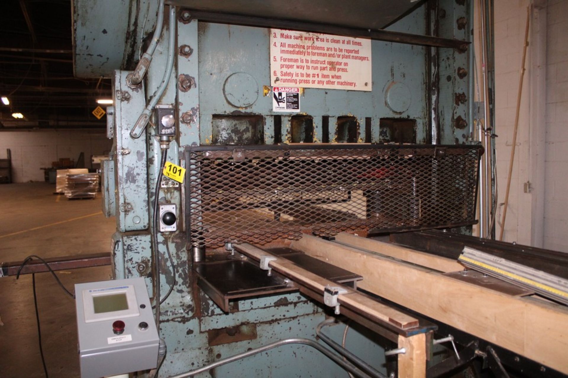 MINSTER 135 TON MODEL 50-6-60 STRAIGHT SIDE DOUBLE CRANK PRESS, S/N 50-6-4068, 10” STROKE, 30”X60” - Image 3 of 12