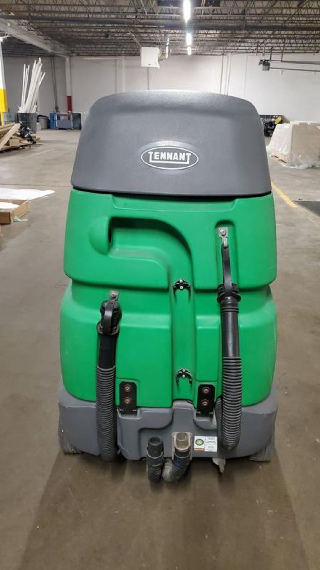 TENNANT MODEL R14 RIDING ELECTRIC FLOOR SCRUBBER, S/N R14-10805418, 187 HOURS ON METER - Image 7 of 9