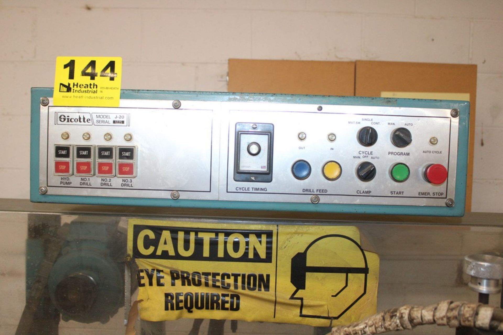 DOUCET 3-SPINDLE MODEL J20 HYDRAULIC HORIZONTAL BORING MACHINE, S/N 1225 - Image 4 of 8