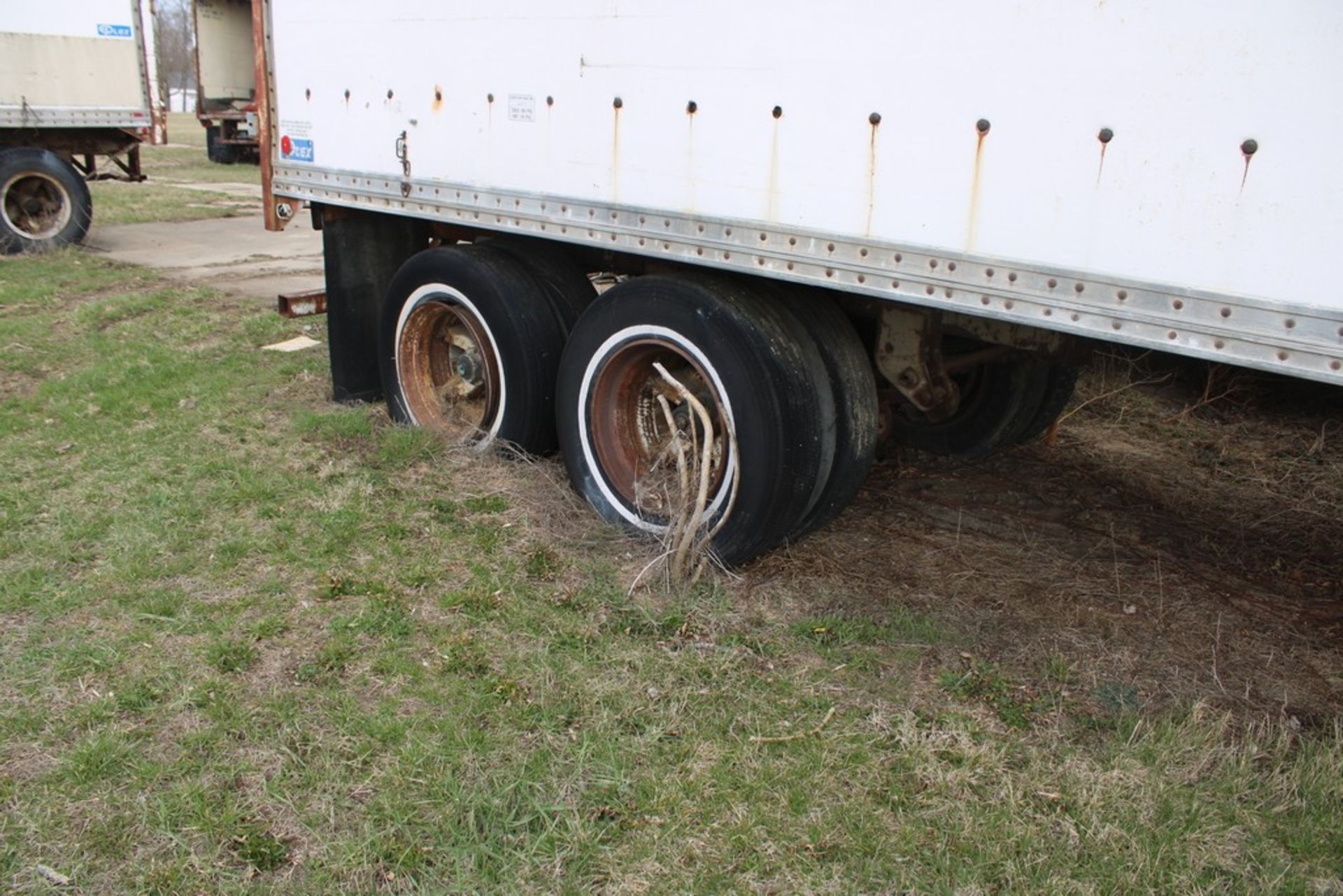 APPROX. 45’ UNIDENTIFIED ENCLOSED DRY VAN TRAILER - Image 4 of 4