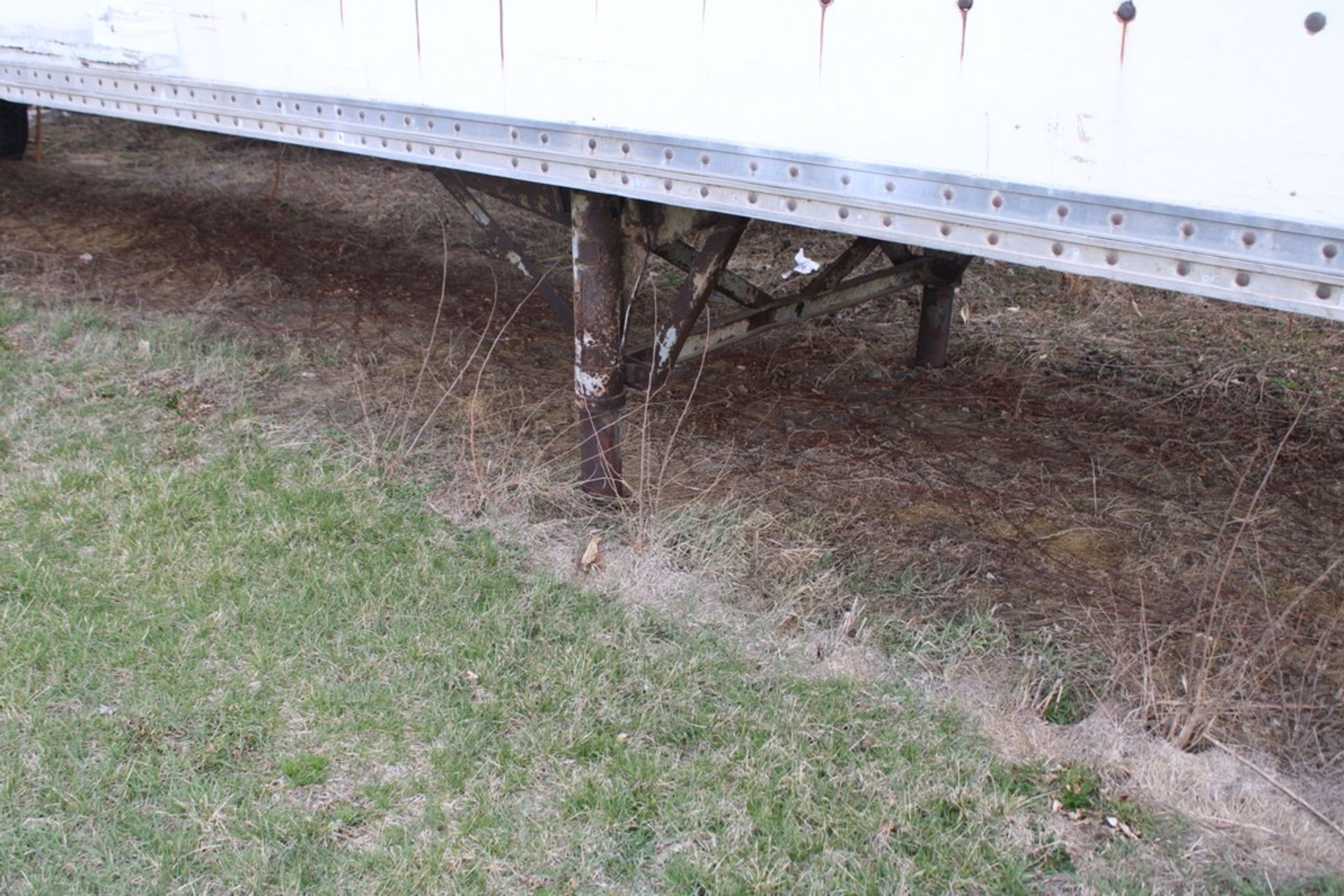 APPROX. 45’ UNIDENTIFIED ENCLOSED DRY VAN TRAILER - Image 3 of 4