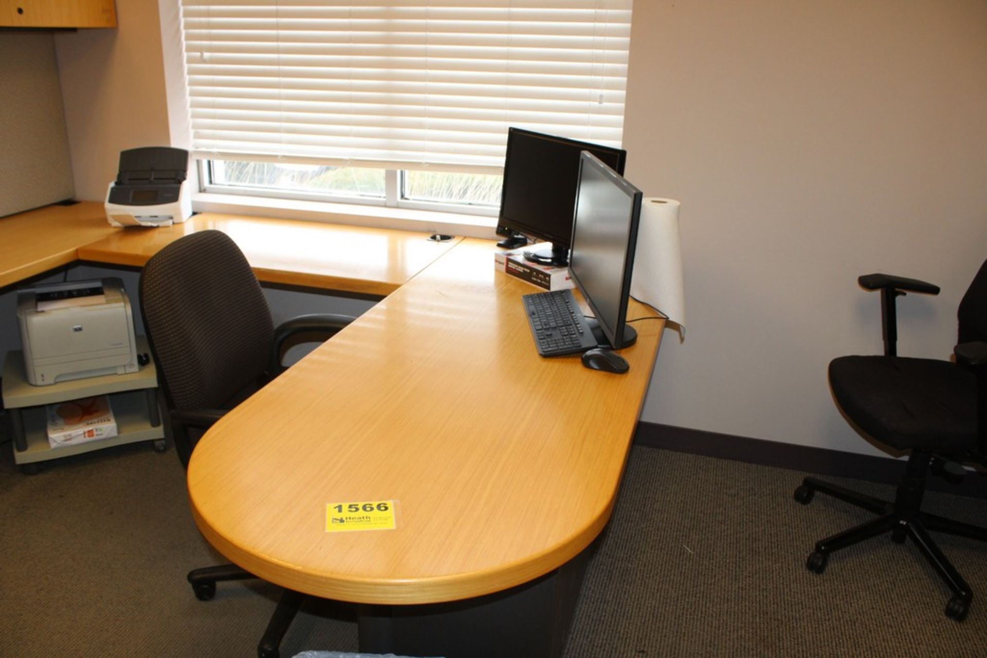 OFFICE FURNITURE, U-SHAPED DESK, 75" X 100" FOOTPRINT, WITH (2) TWO DRAWER LATERAL FILE CABINETS AND - Image 2 of 4