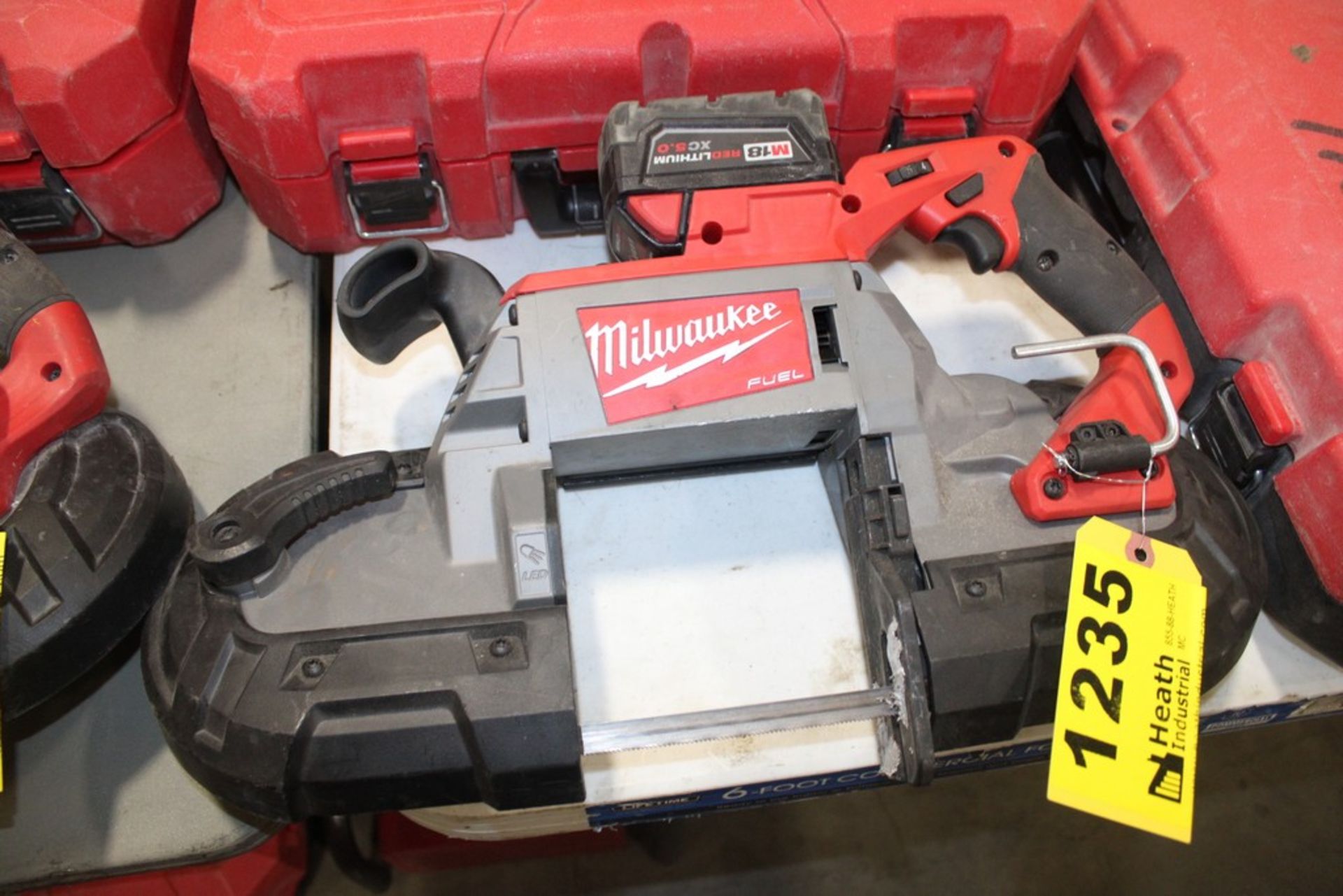 MILWAUKEE CAT. NO. 2729-20 M18 18V DEEP CUT CORDLESS BANDSAW, WITH BATTERY AND CHARGER - Image 2 of 2