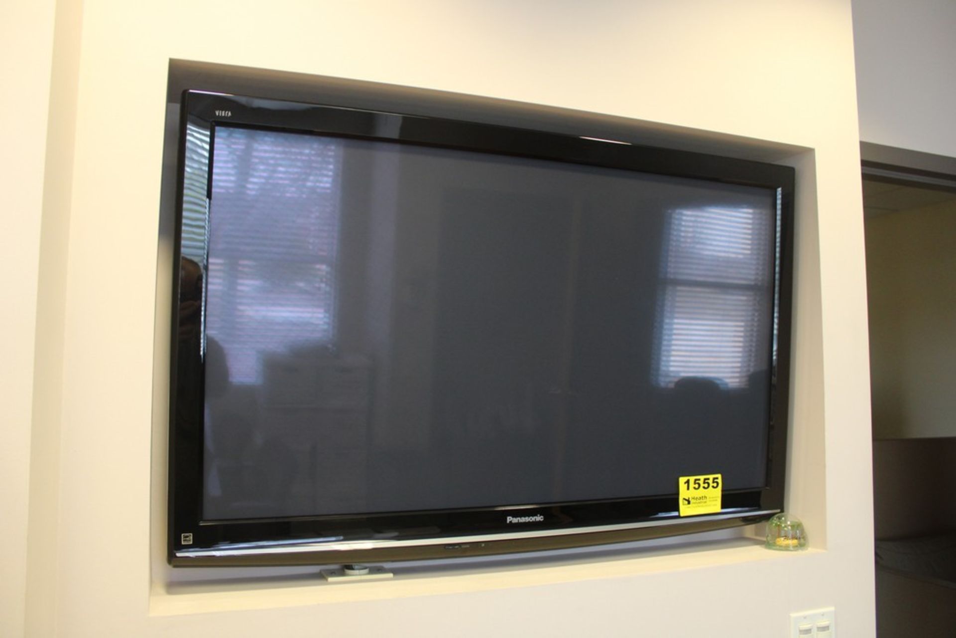 PANASONIC 50" FLATSCREEN TELEVISION