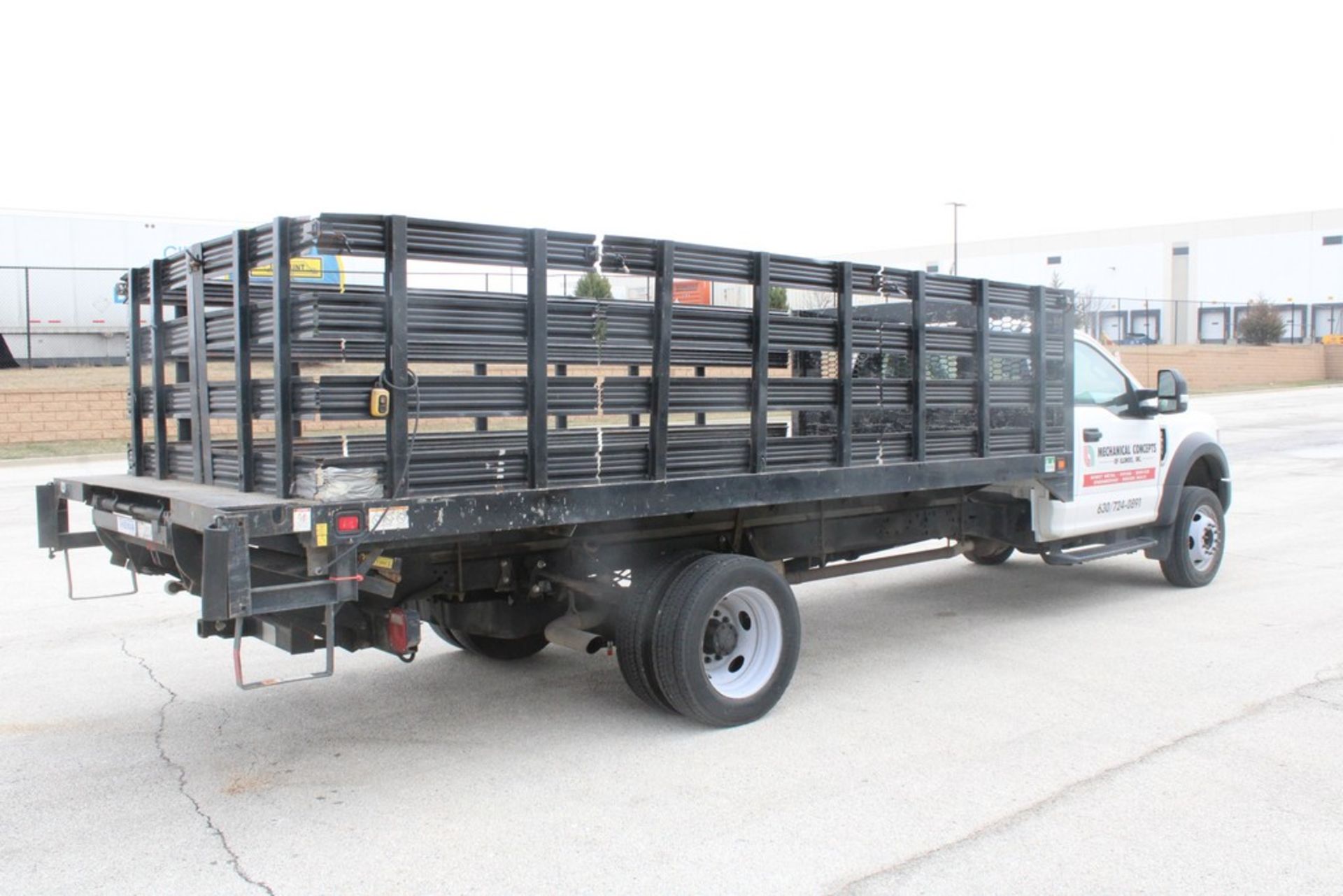 FORD MODEL F450XL 16' STAKE BED TRUCK - Image 5 of 13