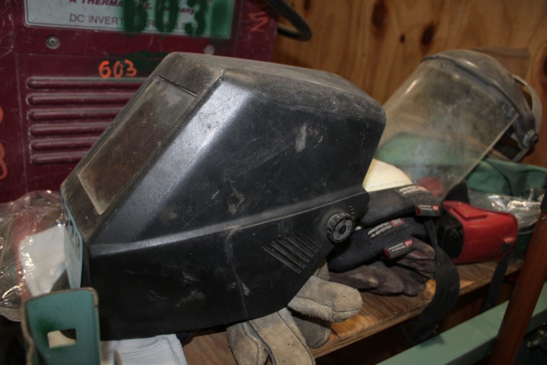 WELDING HELMET, GOGGLES, FACE SHIELD, KNEE PADS, GLOVES AND PROTECTIVE GEAR - Image 3 of 3