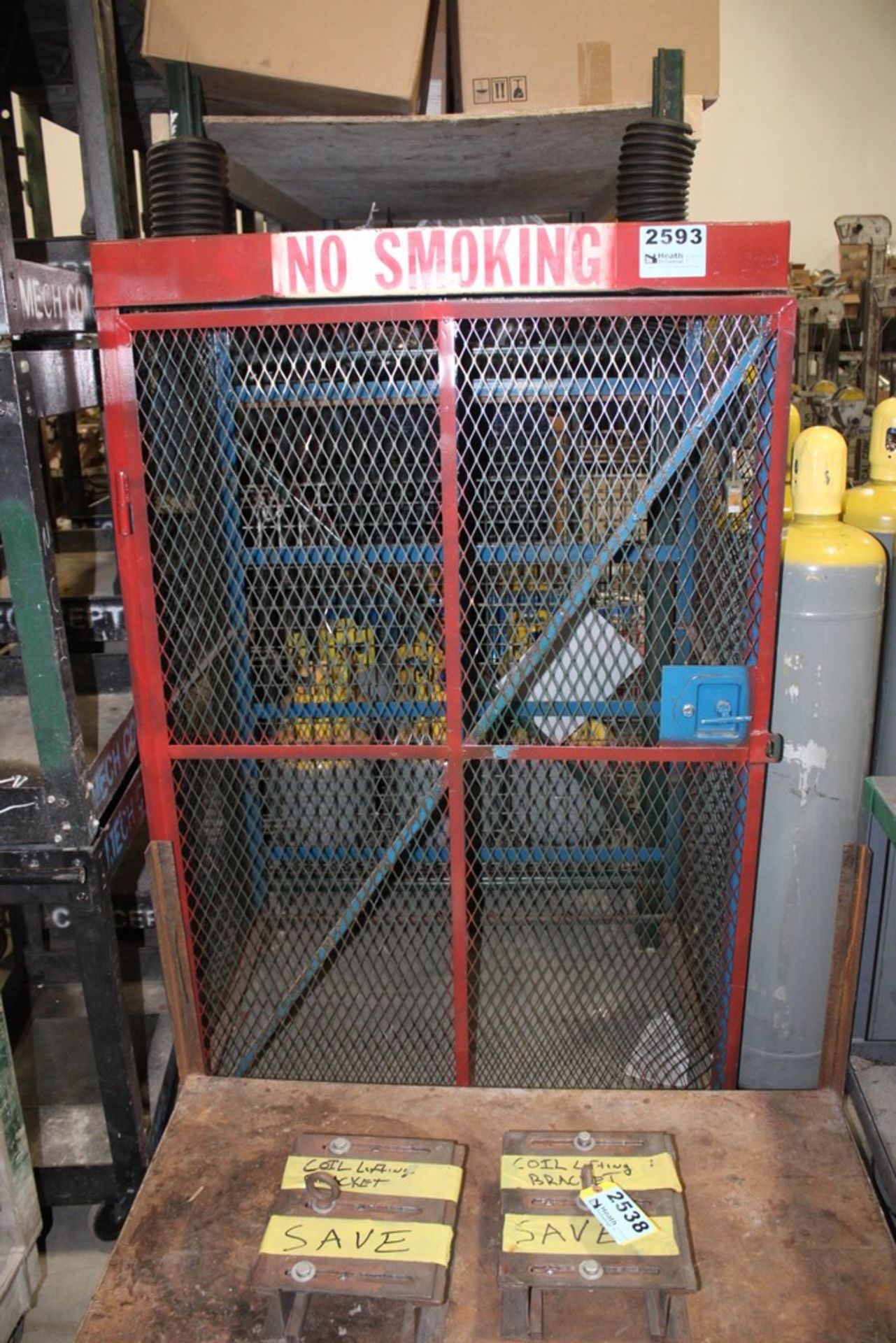 COMPRESSED CYLINDER STORAGE CAGE 42" X 30" X 67"