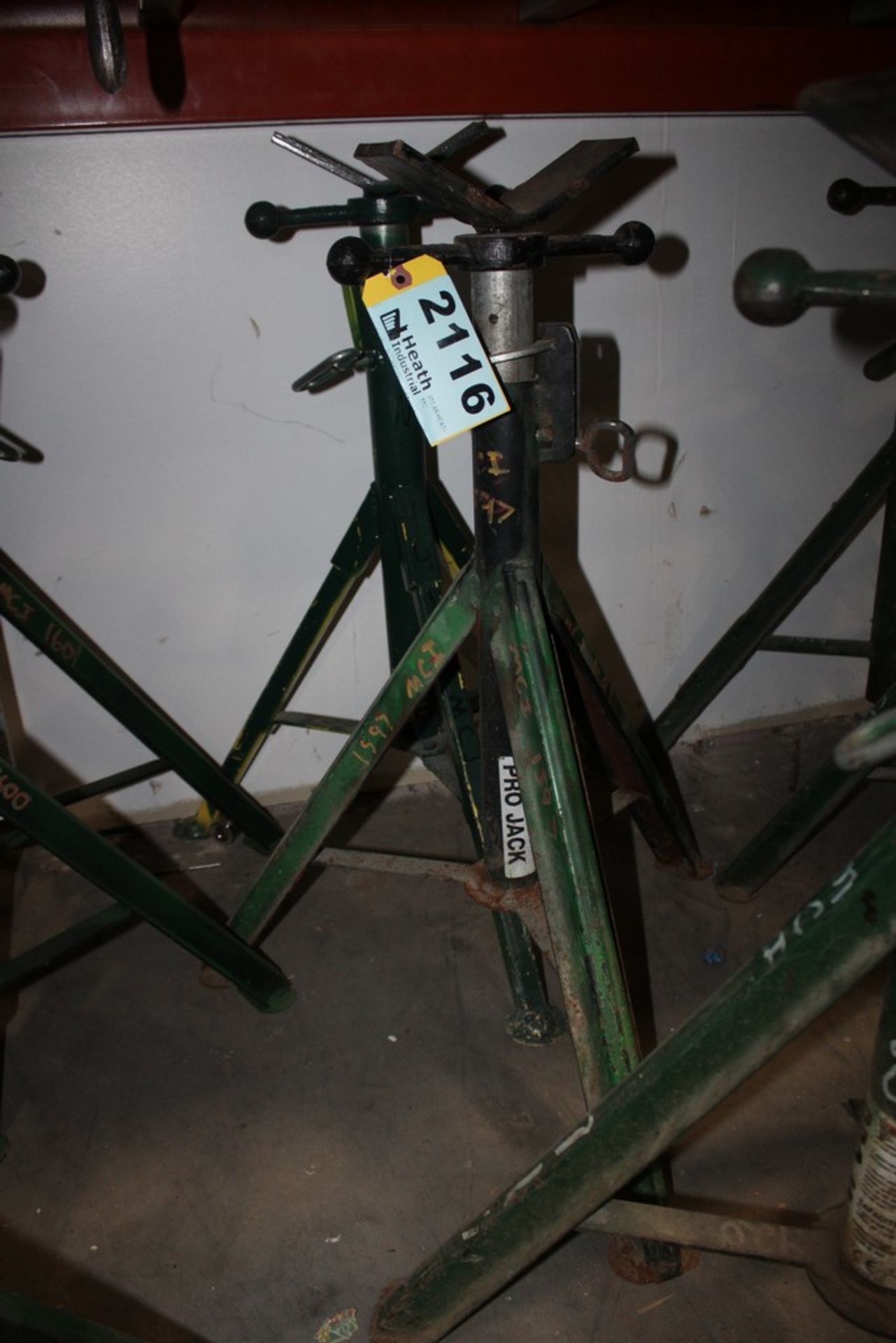 (2) HEAVY DUTY ADJUSTABLE PIPE STANDS