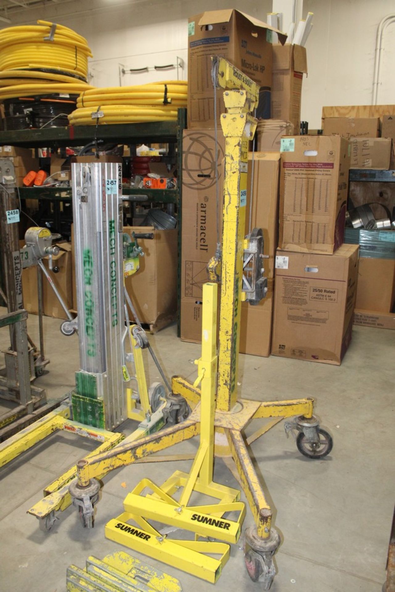 SUMNER ROUST-A-BOUT MODEL Z-100 MATERIAL LIFT 2,000 LB MAX 79"-15'