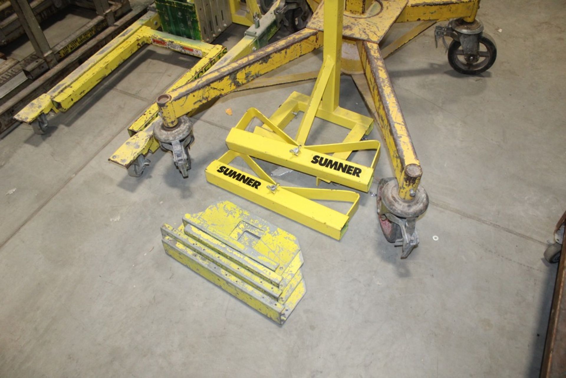 SUMNER ROUST-A-BOUT MODEL Z-100 MATERIAL LIFT 2,000 LB MAX 79"-15' - Image 2 of 4