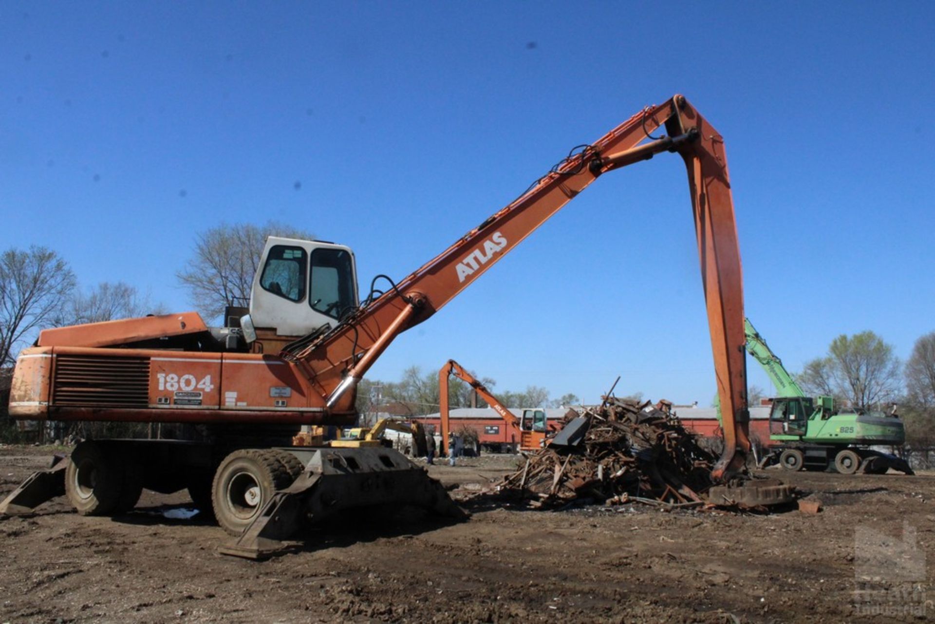 ATLAS MODEL 1804 WHEEL MATERIAL HANDLER, S/N 283M301296 (NEW 1998), RAISED CAB, WITH MAGNET, - Image 2 of 10