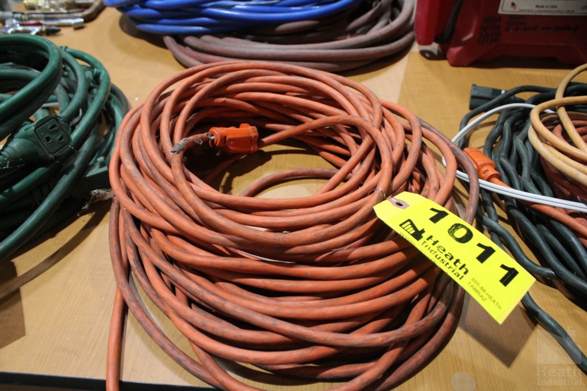 (2) EXTENSION CORDS