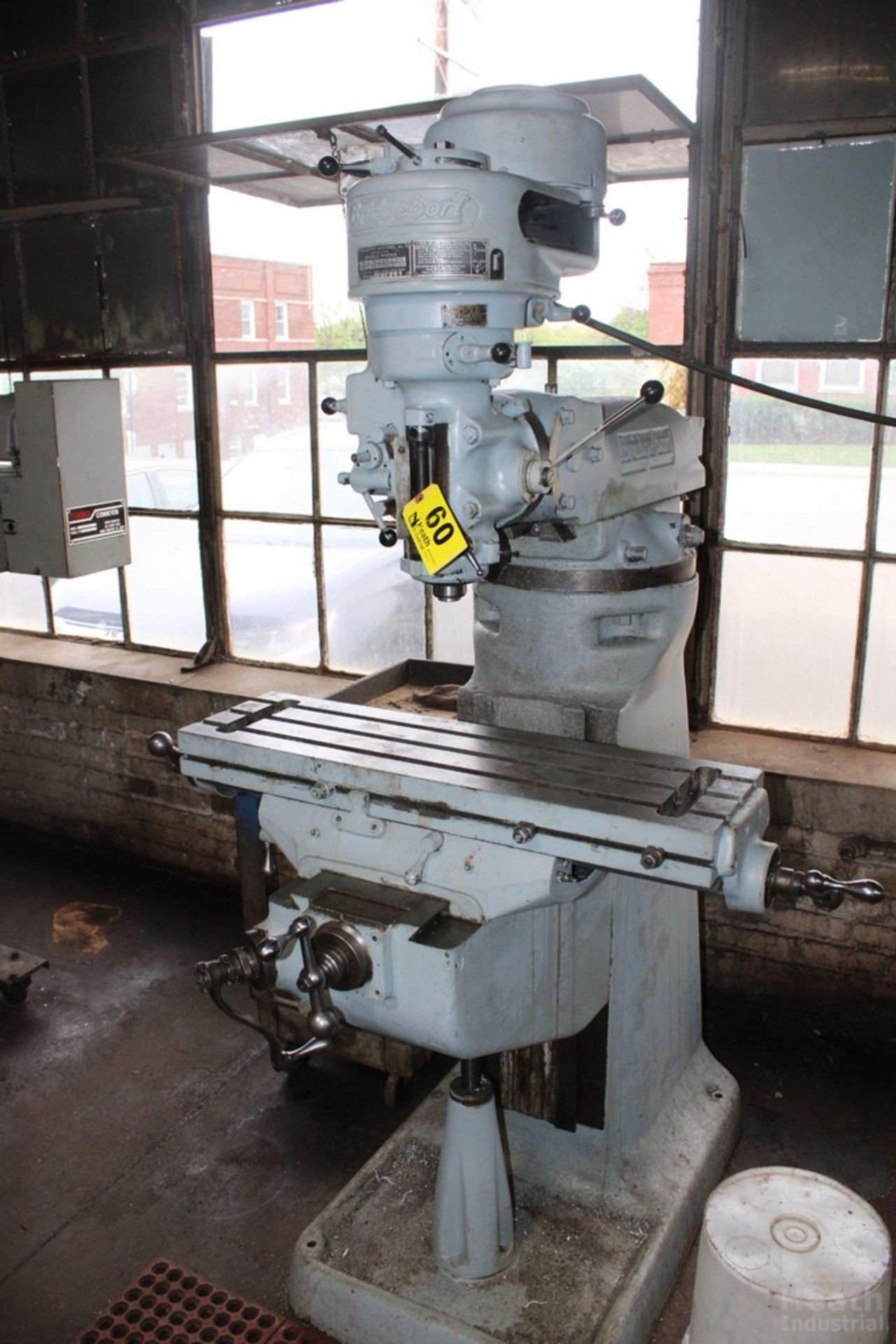 BRIDGEPORT VERTICAL RAM TYPE MILLING MACHINE S/N BR36090, 9" X 32" TABLE