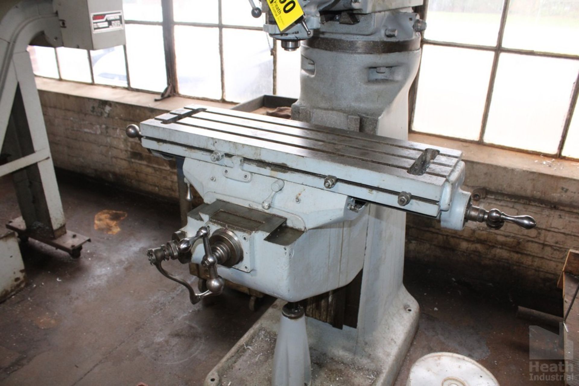 BRIDGEPORT VERTICAL RAM TYPE MILLING MACHINE S/N BR36090, 9" X 32" TABLE - Image 3 of 7