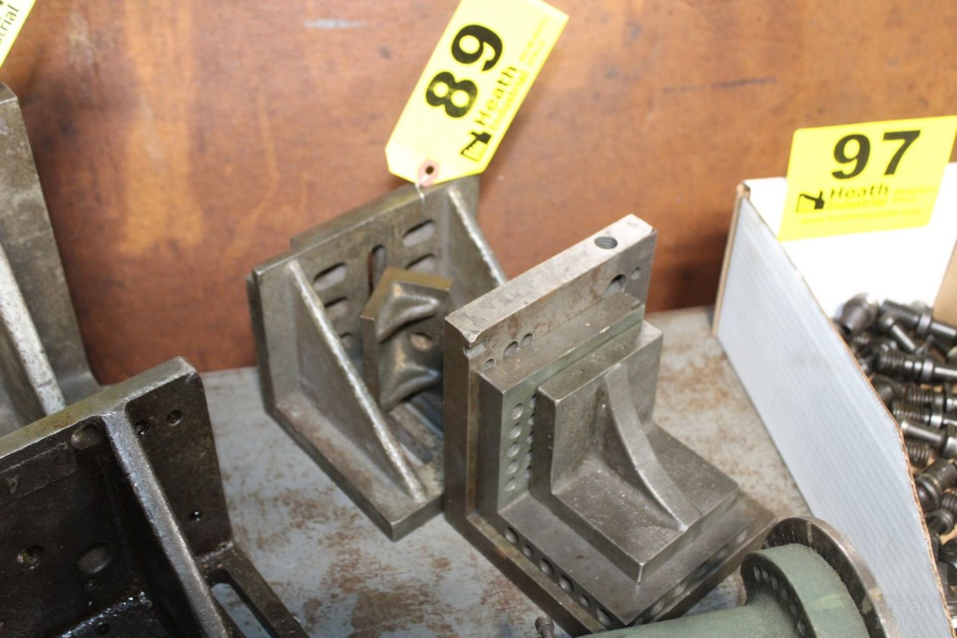 (2) ASSORTED RIGHT ANGLE PLATES