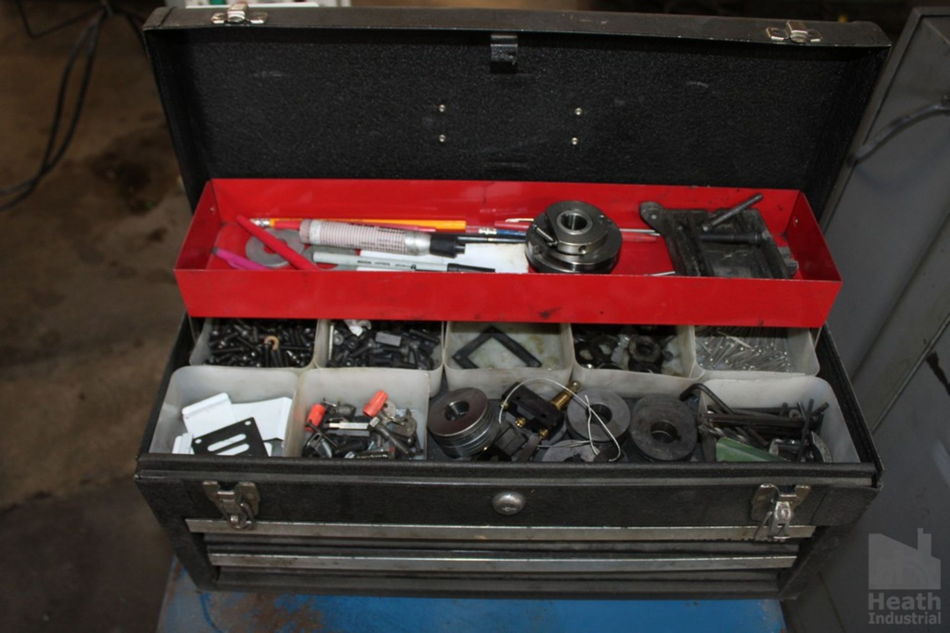 TOOLBOX AND CABINET WITH DIES AND ASSORTED CONTENTS - Image 2 of 4