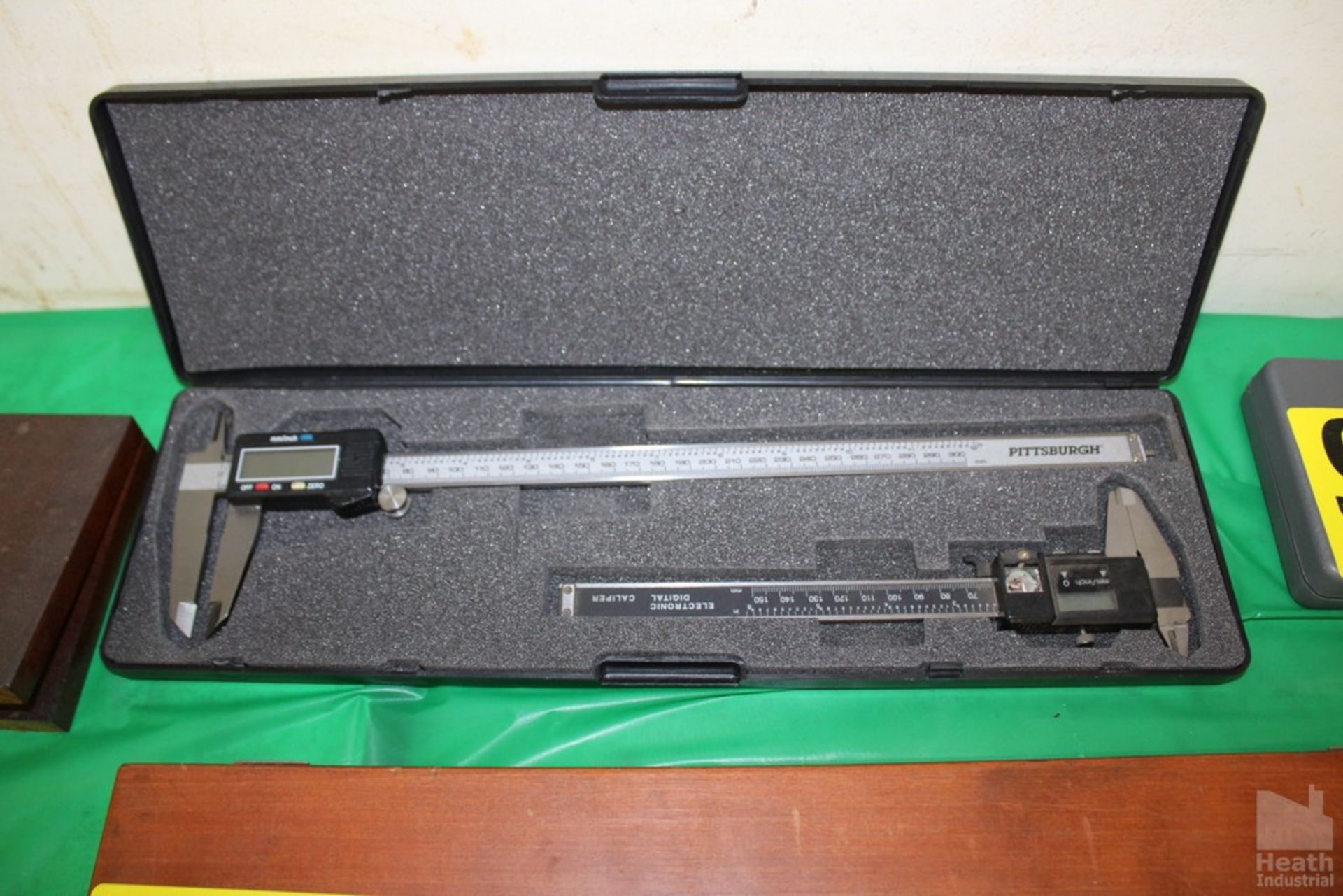 PITTSBURG TWO PIECE DIGITAL CALIPER SET 6" AND 12"