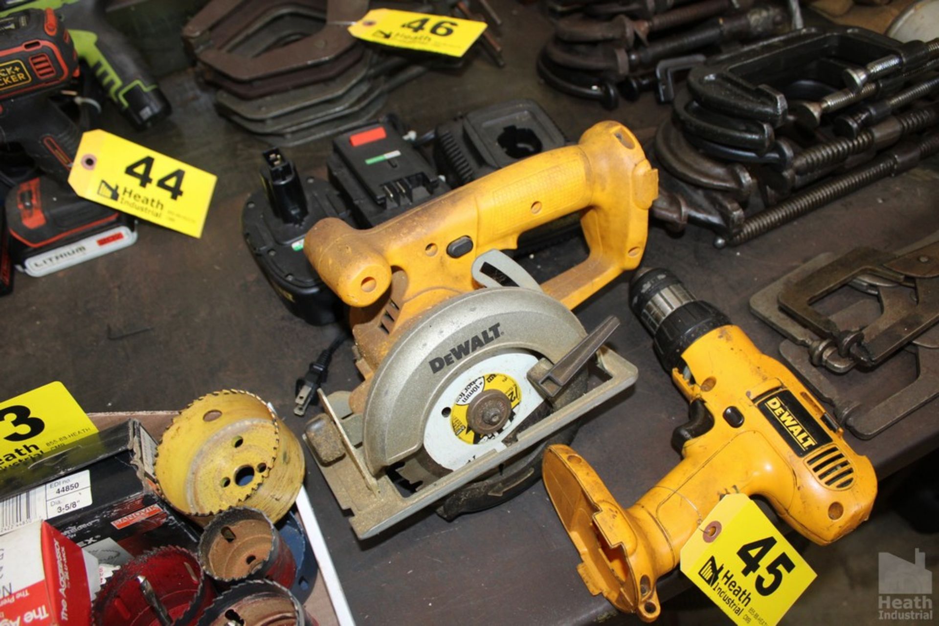 DEWALT CORDLESS DRIVER AND CIRCULAR SAW WITH BATTERIES AND CHARGER DO NOT FIT THE TOOLS