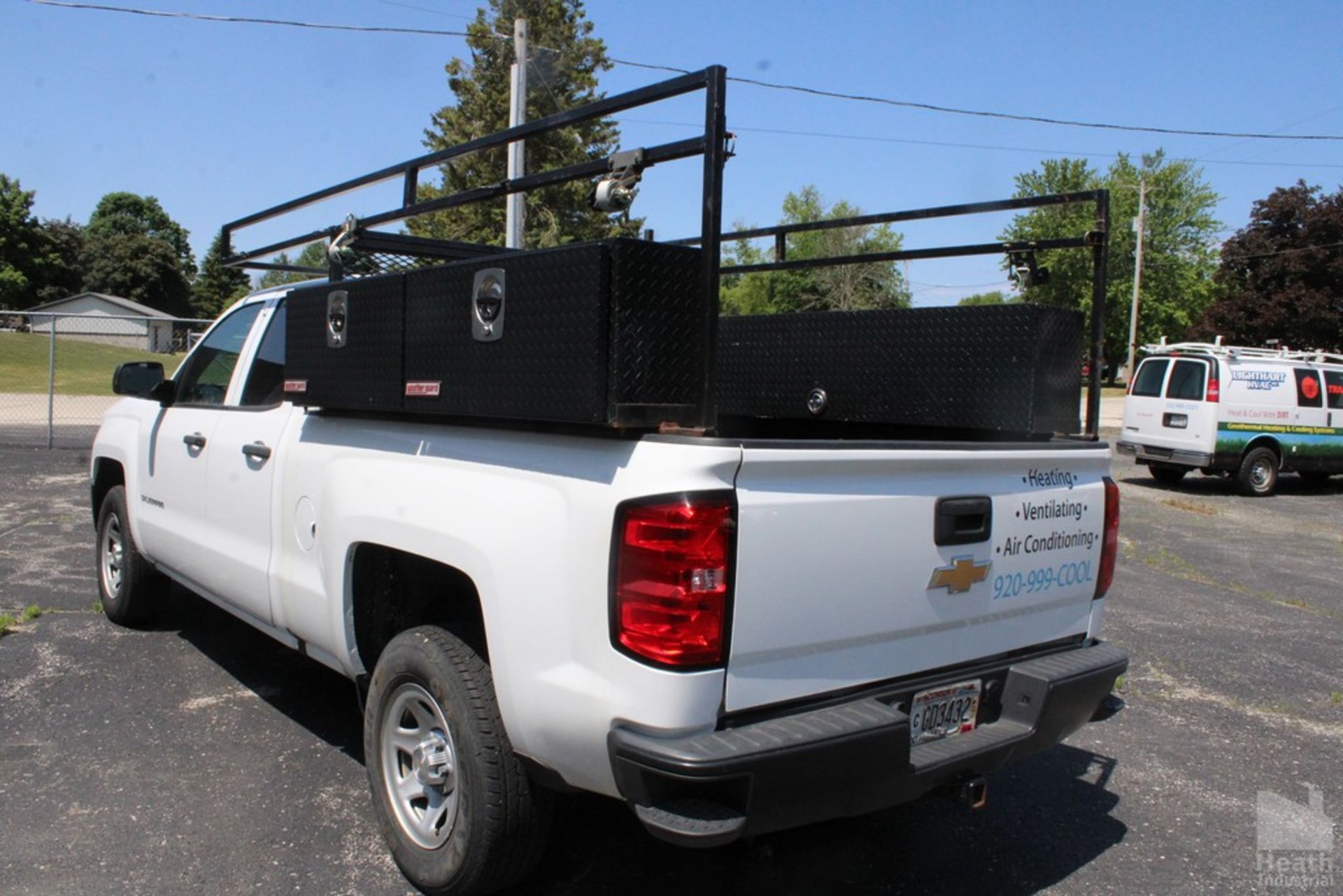 2019 CHEVROLET SILVERADO 1500 W/T, EXTENDED CAB, 2WD, 5.3L V-8, VIN 2GCRCNECXK1161848, 39,692 - Bild 4 aus 10