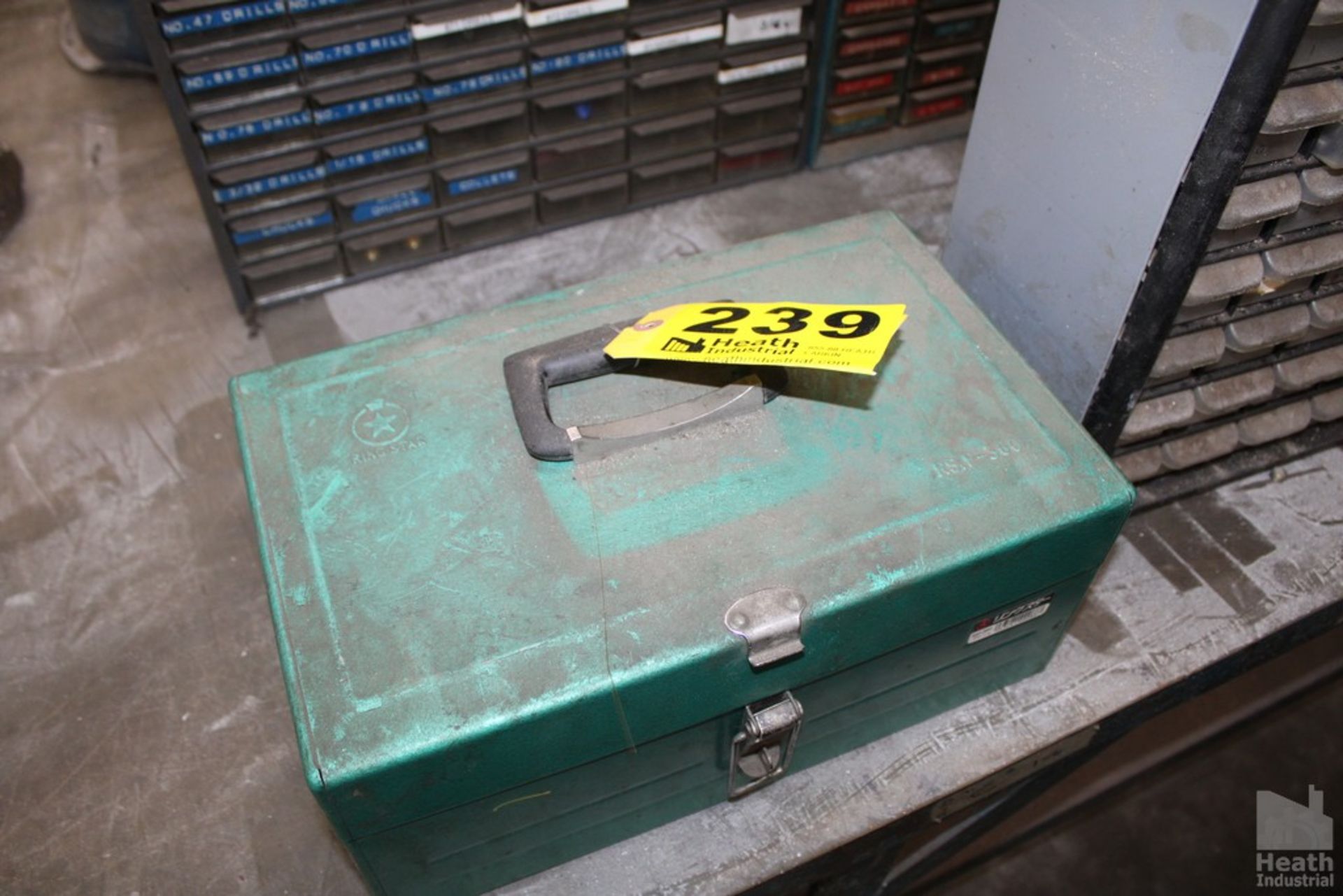 TOOLBOX WITH CONTENTS - Image 2 of 2