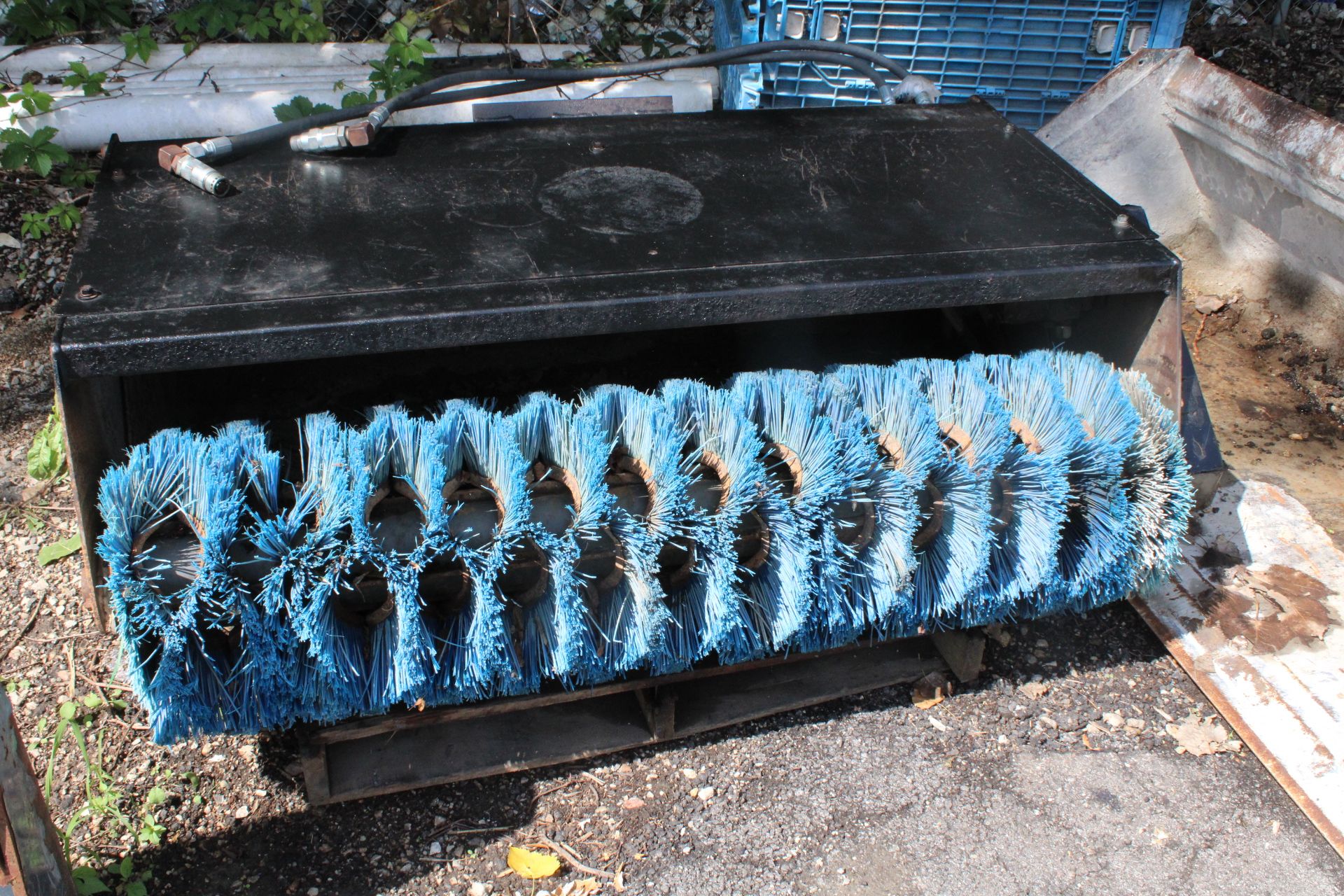 SKID STEER SWEEPER ATTACHMENT