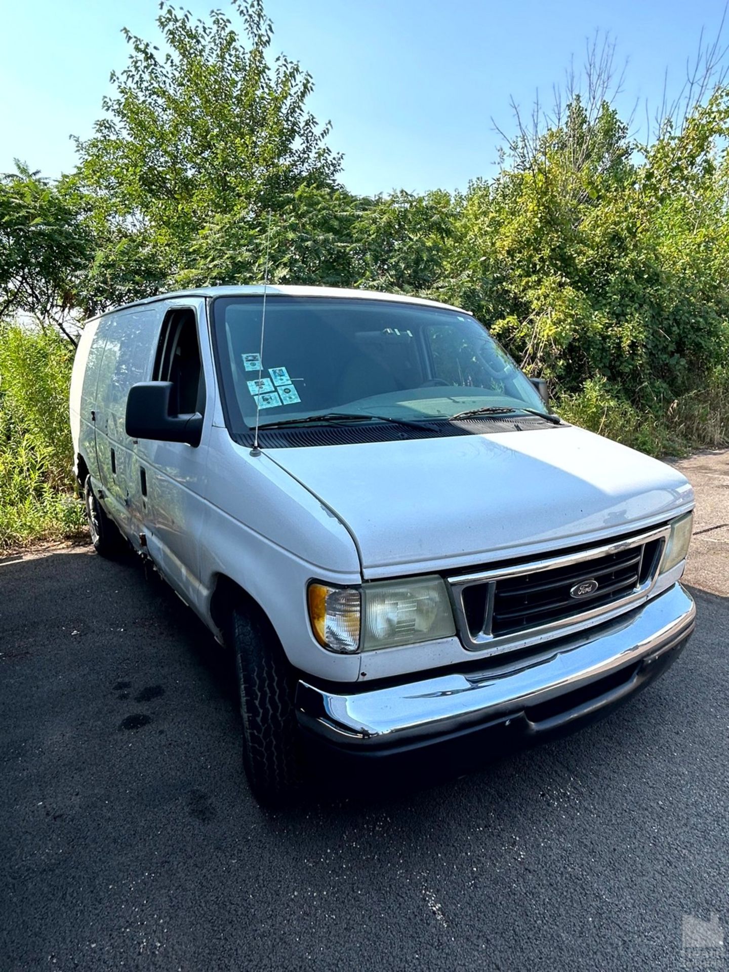 2002 FORD E150 VAN VIN: 1FTRE14253HA58959 369, 389 MILES V6 GAS 2WD NOT RUNNING WITH TITLE AND KEYS - Image 4 of 8