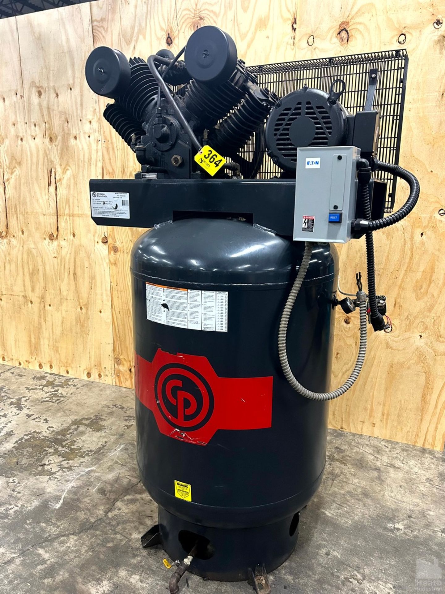 CHICAGO PNEUMATIC 10 HP MODEL RCP-C10123VS 2 STAGE VERTICAL TANK MOUNTED AIR COMPRESSOR, P/N - Image 2 of 5